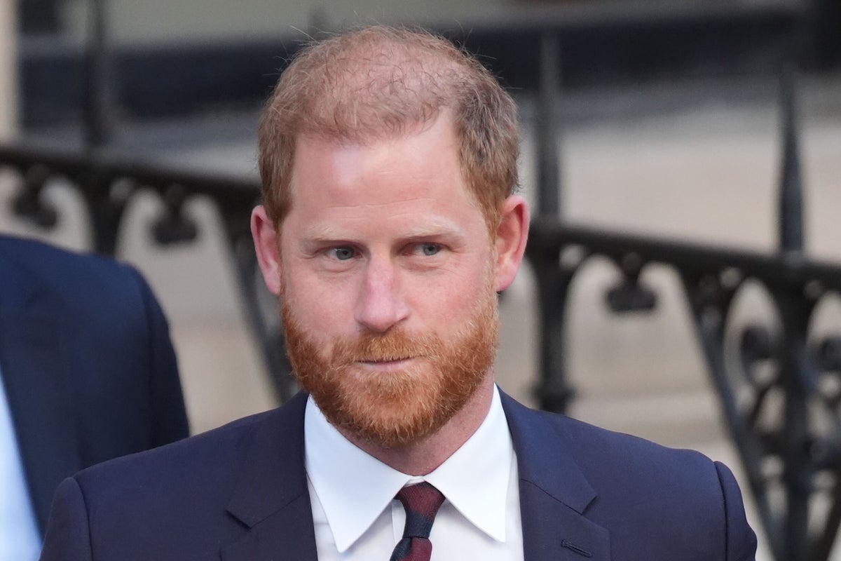 Harry pays private respects at late Queen’s tomb after arriving in UK