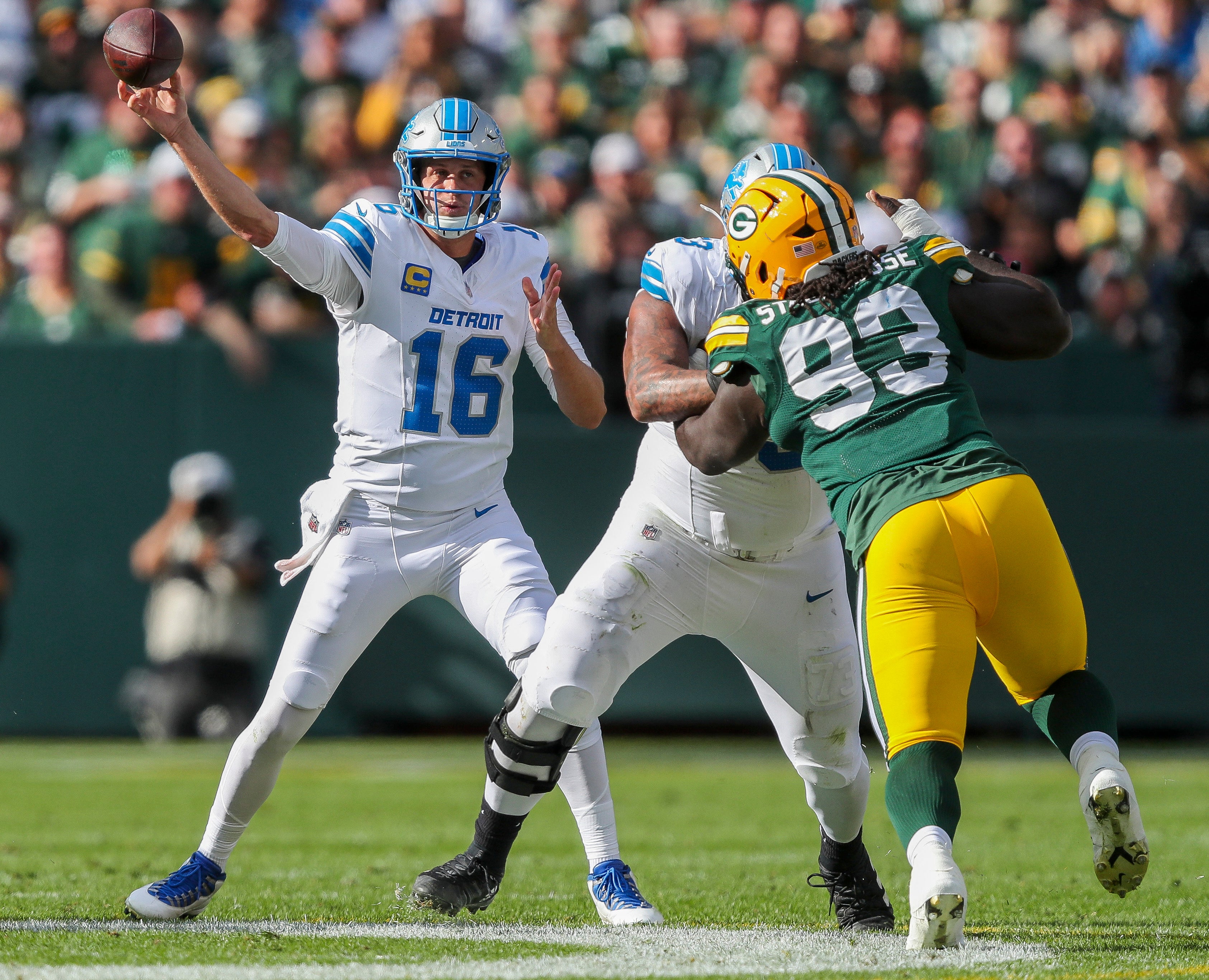 Jared Goff and Detroit’s dynamic offense sputtered against the Packers