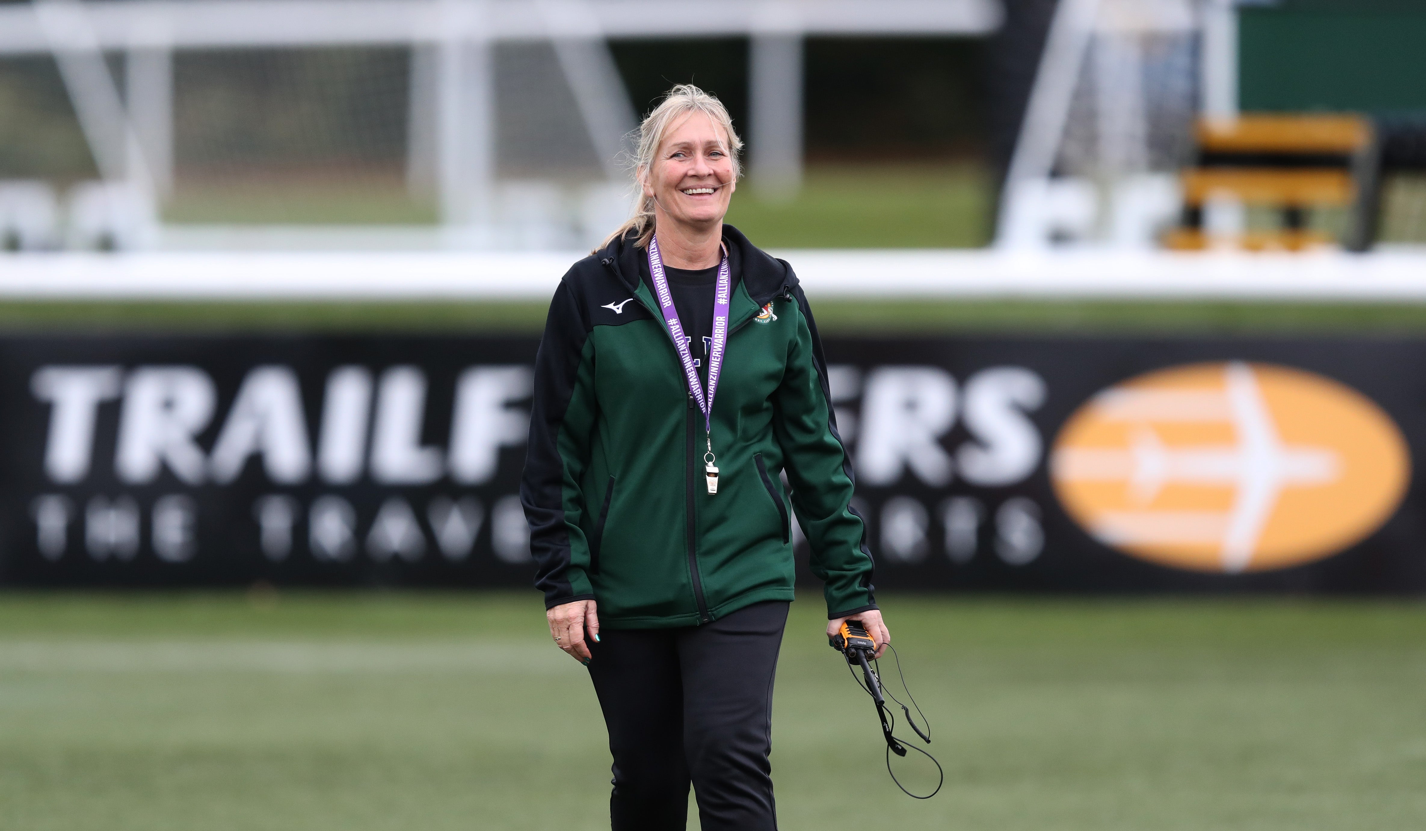 Trailblazing trenér Giselle Mather opustil ženy Trailfinders loni