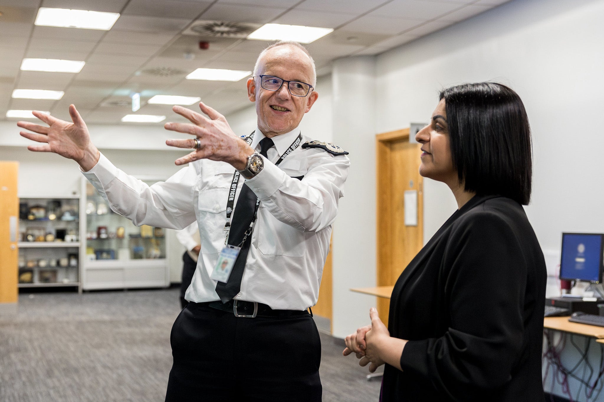 Home Secretary Shabana Mahmood speaks to Sir Mark Rowley during a visit to the Metropolitan Police