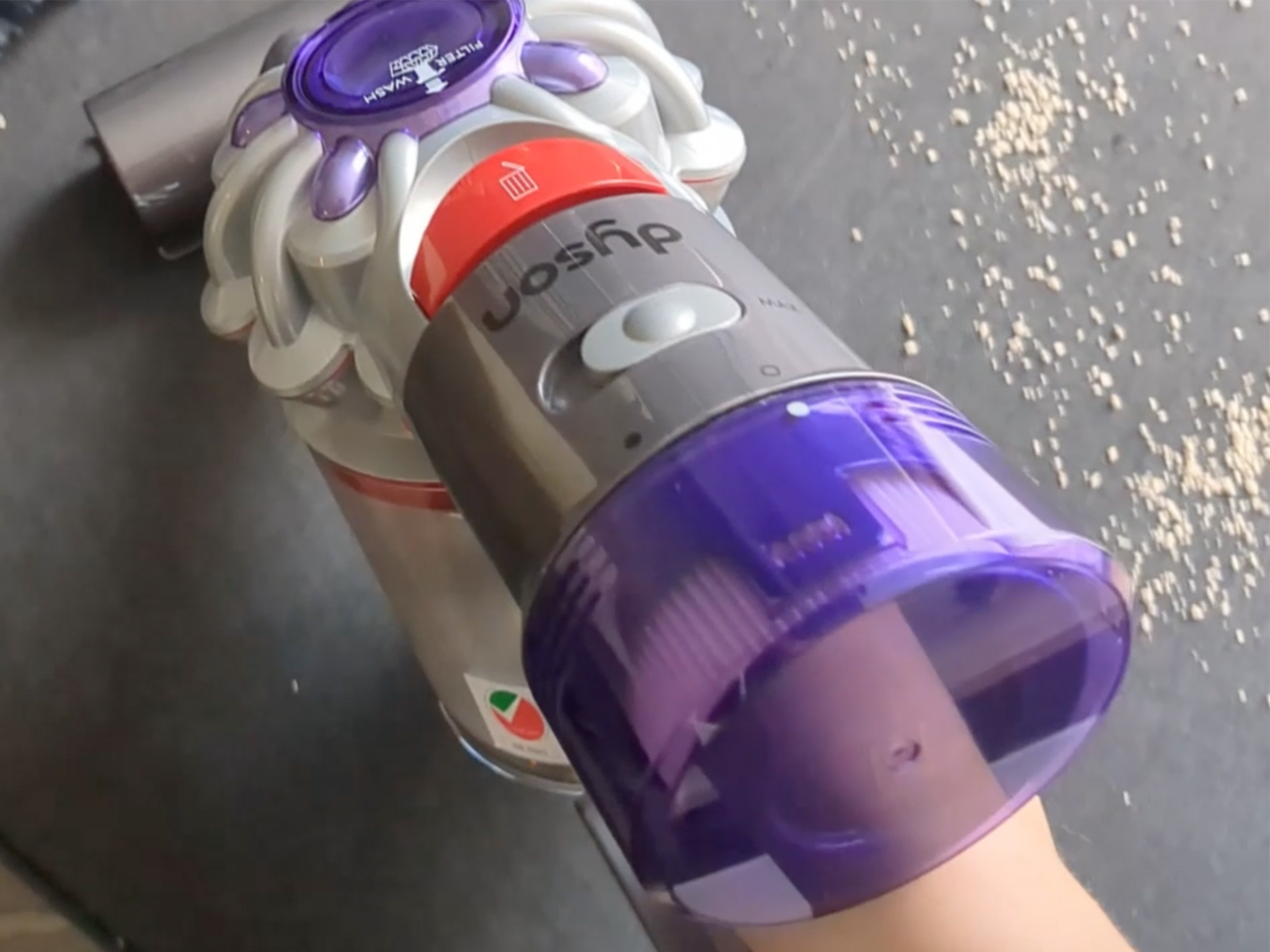 I assessed battery life, suction power and accessories