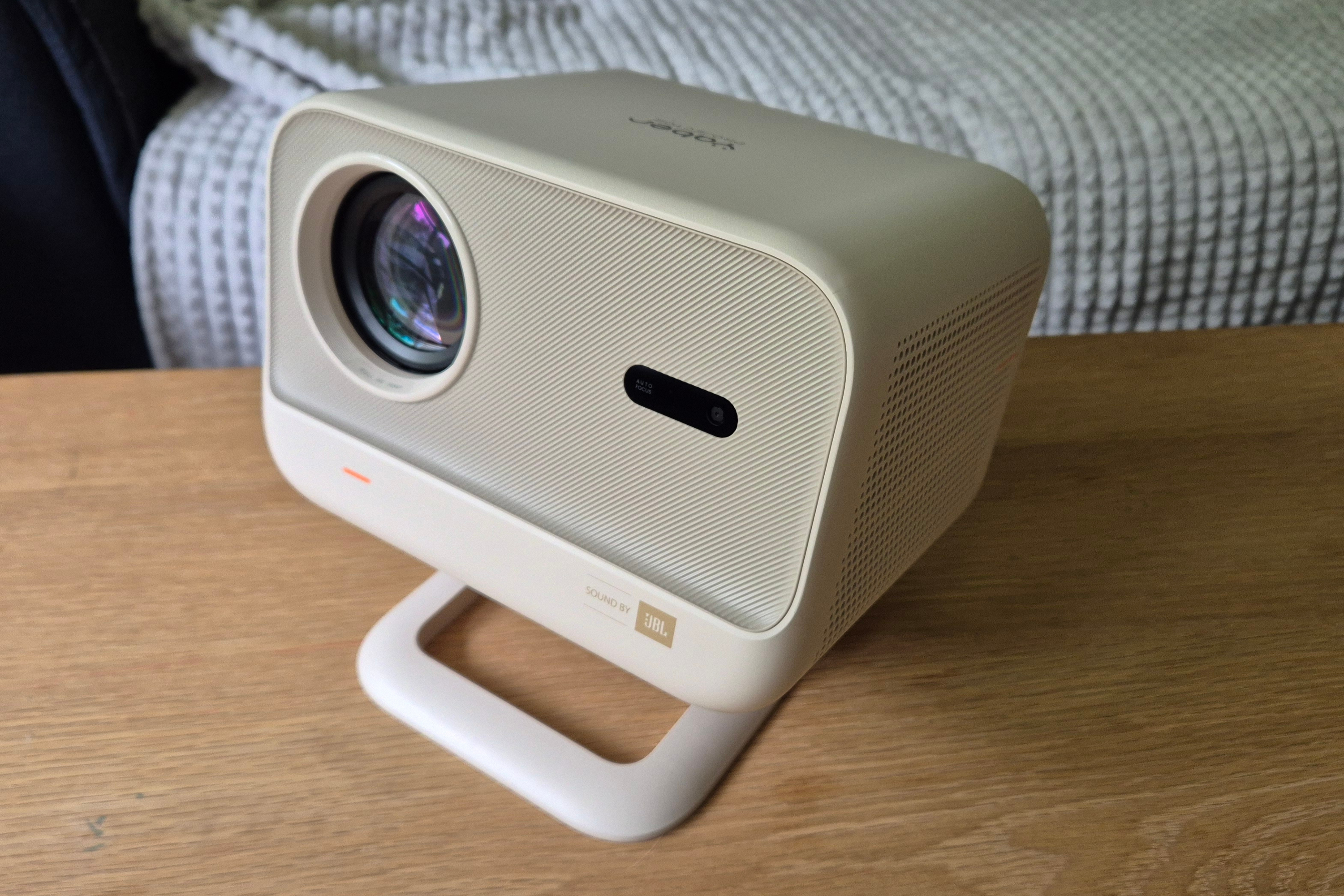 indybest best projector review Yaber L2 plus