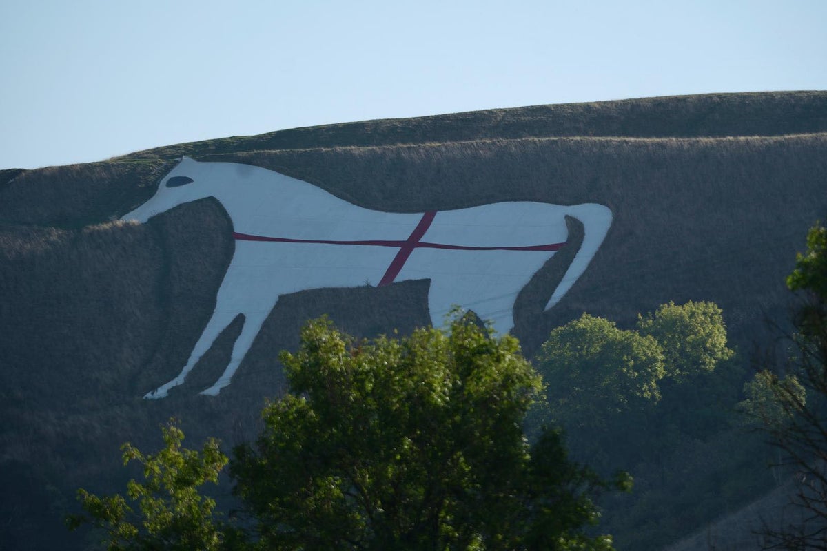 England flag appears on famous white horse landmark