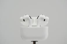 Apple is working on glasses and a ‘pendant’ that let you chat with AI, report sas