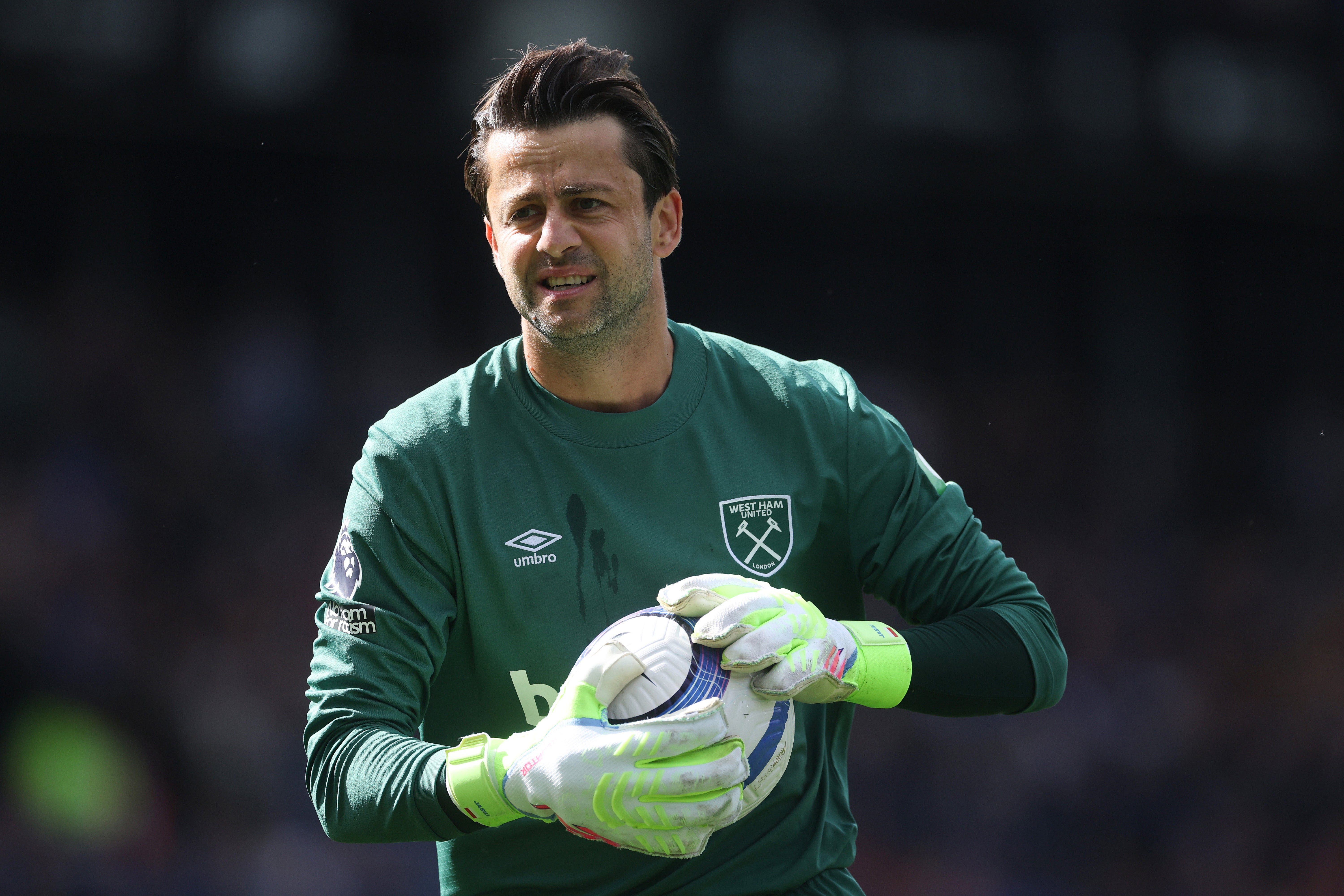 West Ham re-sign Lukasz Fabianski — two months after letting goalkeeper go