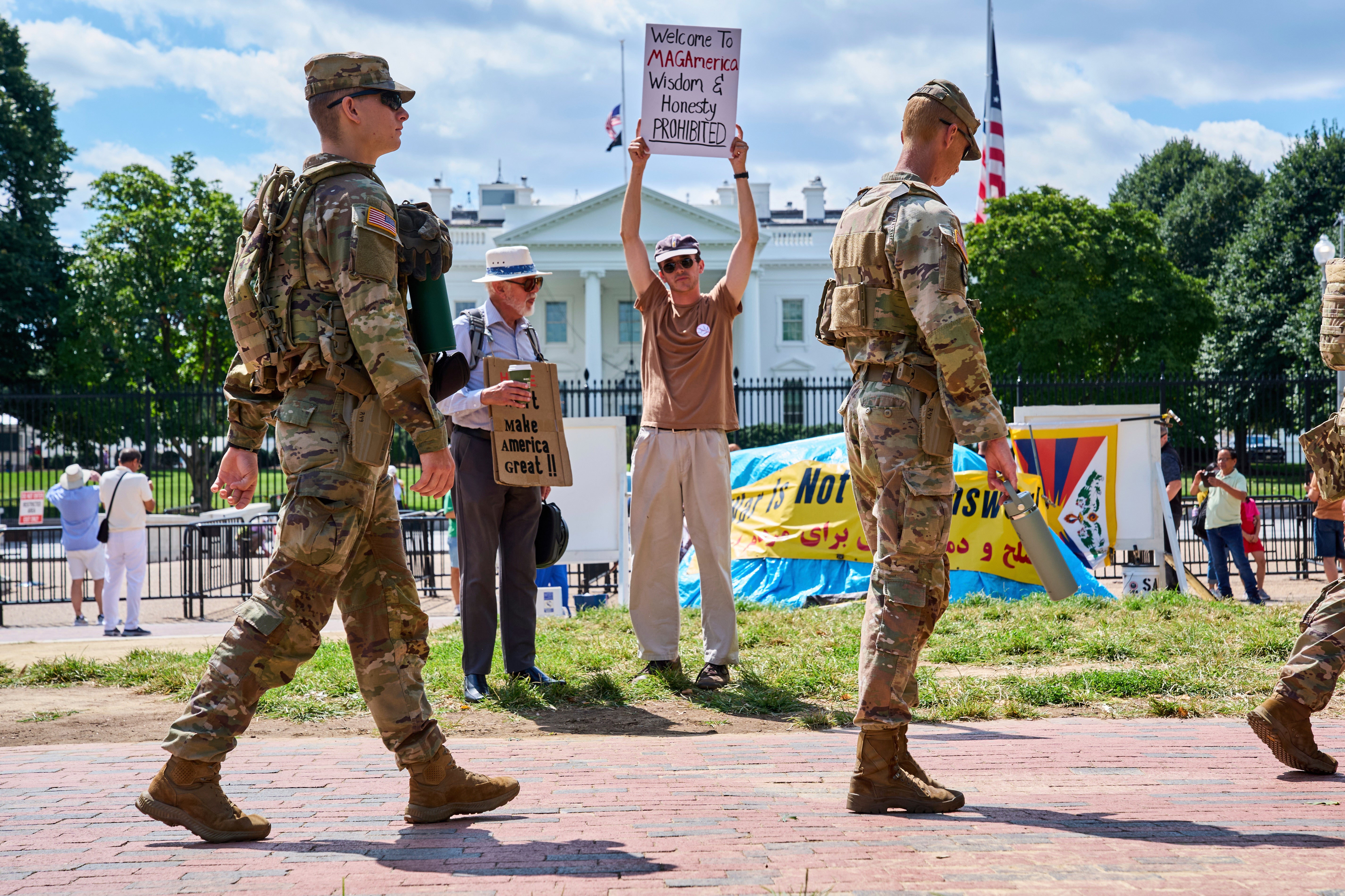 APTOPIX DC Federal Intervention