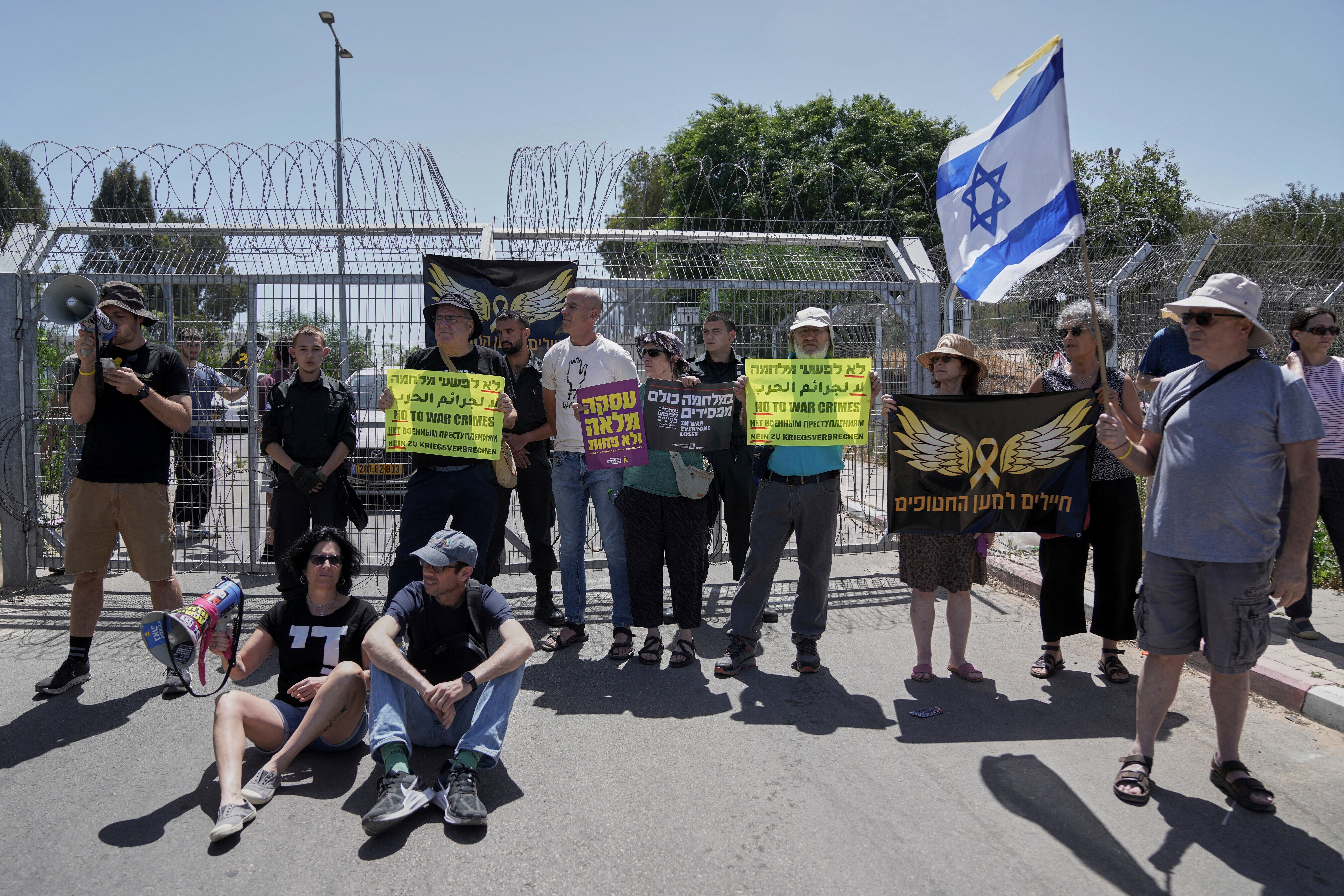 Mideast Wars Refusing to Fight