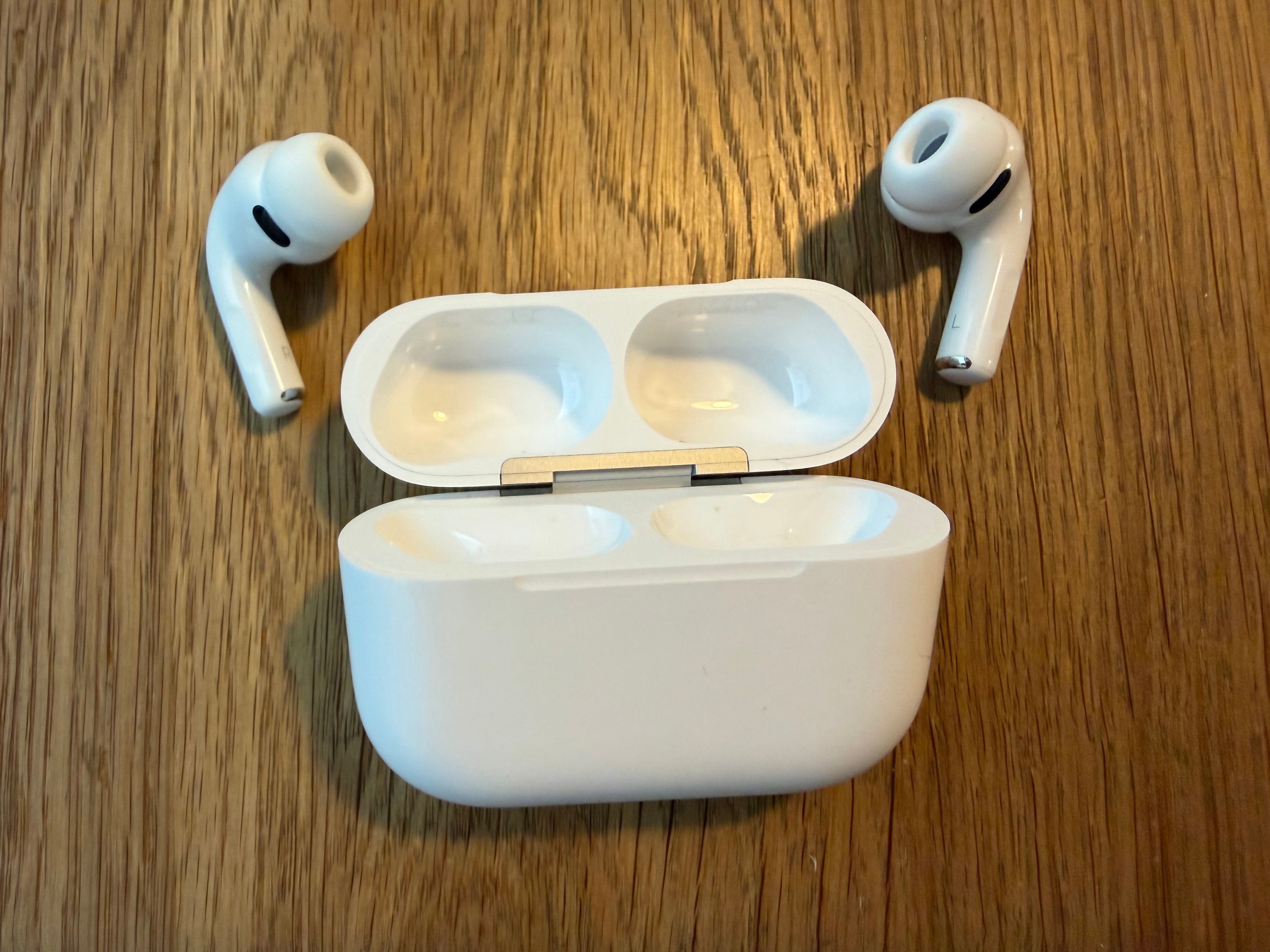 AirPods Pro 3 and case