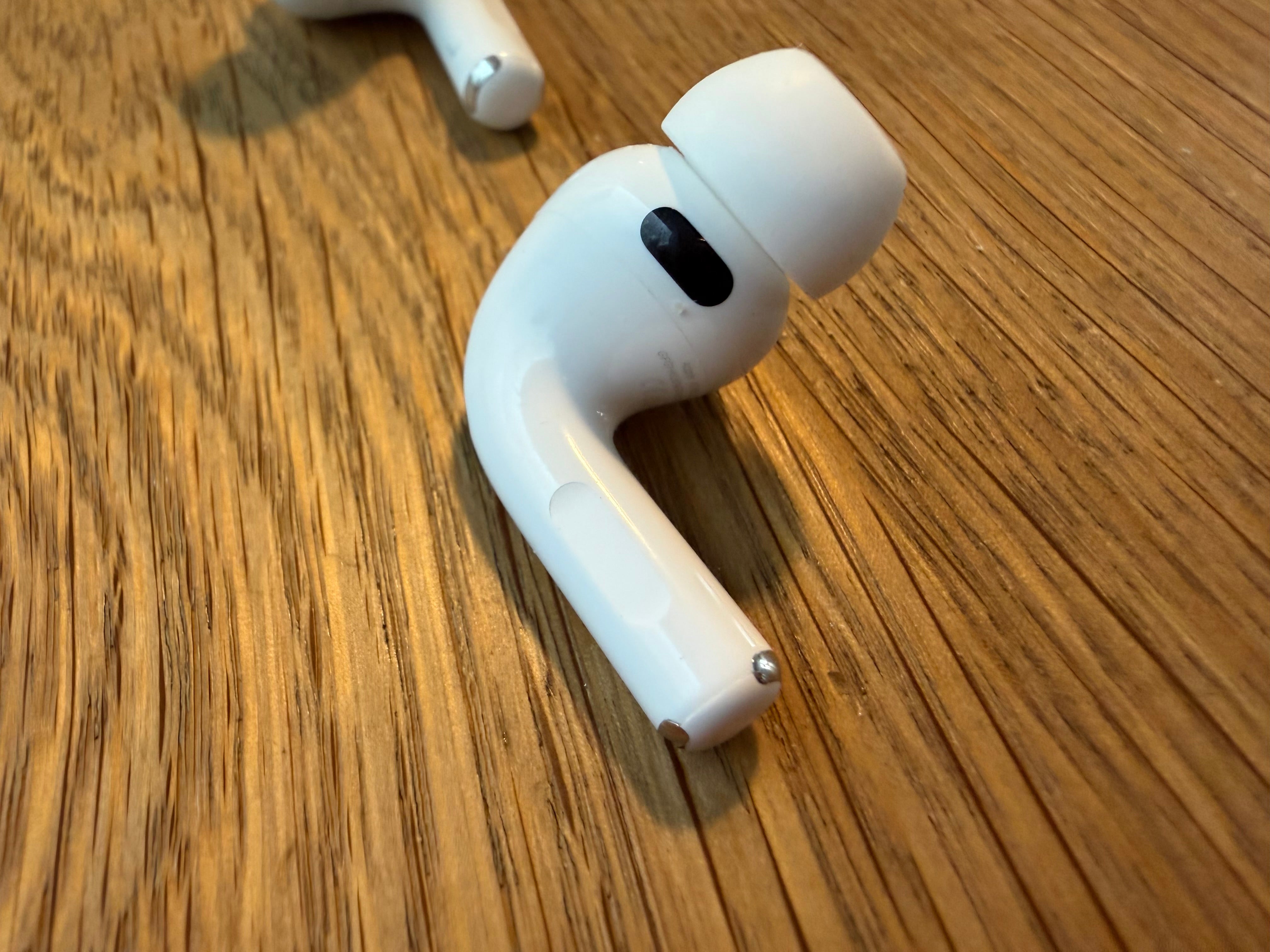 AirPods Pro 3 heart rate sensor