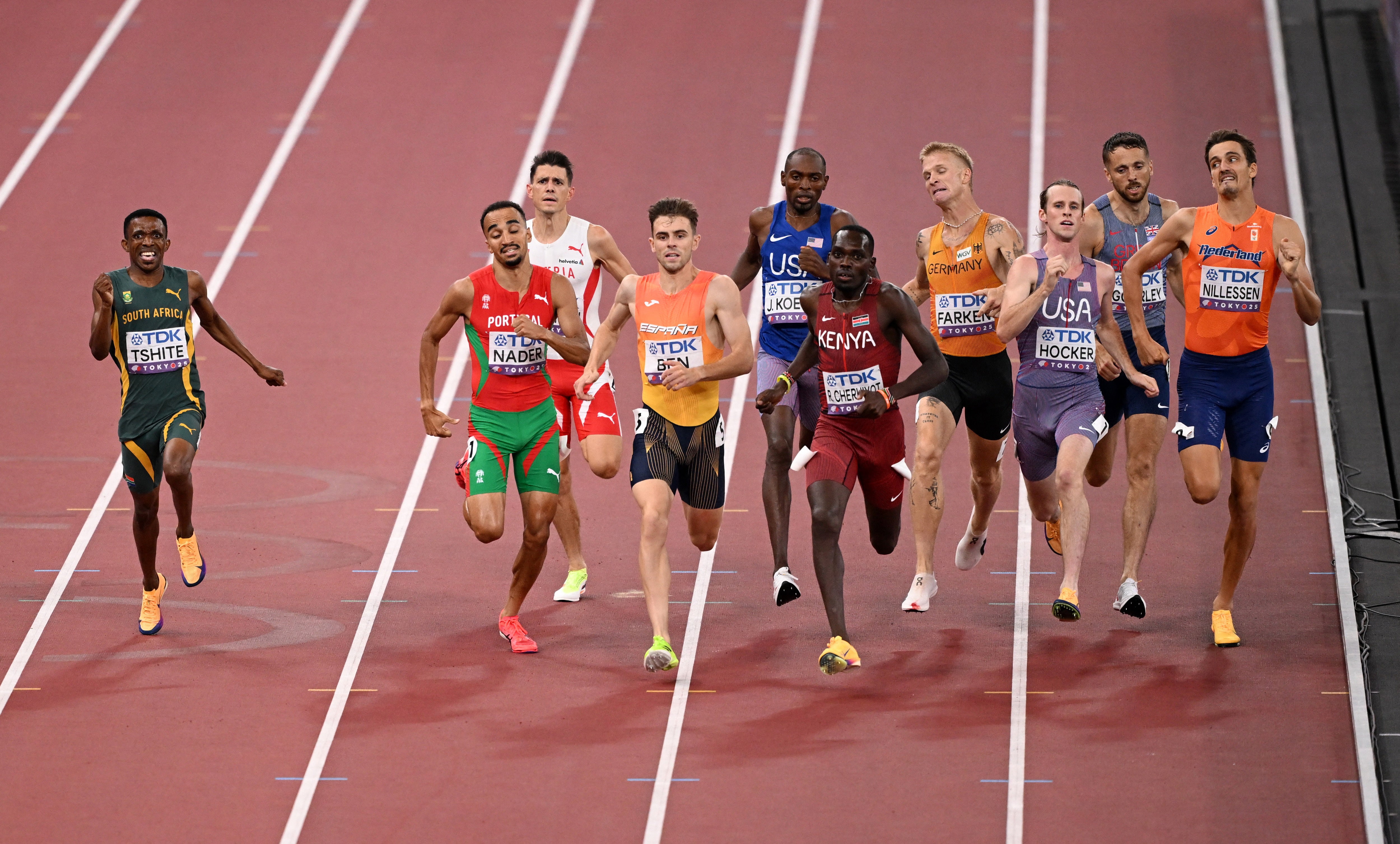 Hocker during the final straight in the 1500m semi-finals