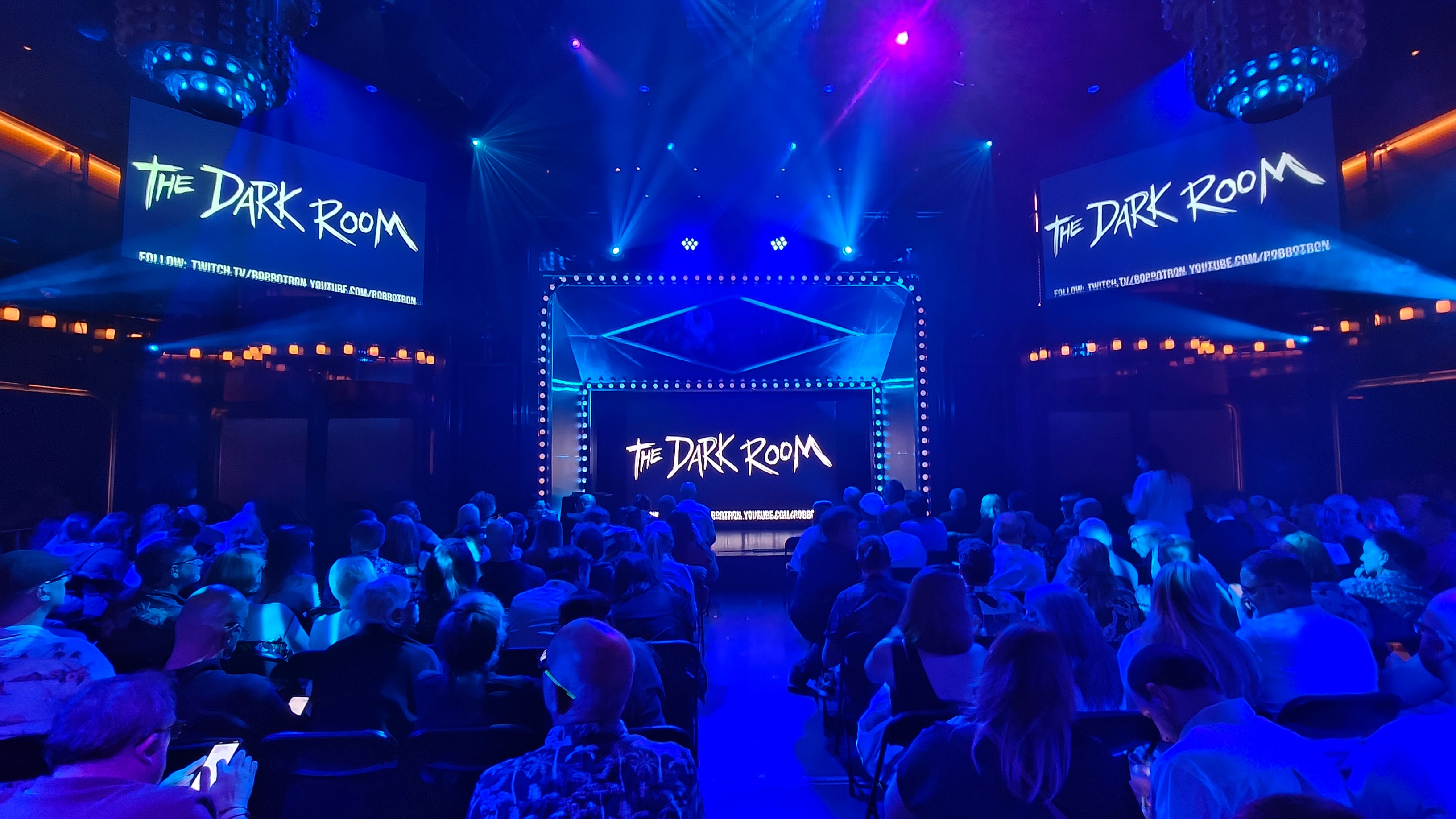 The Dark Room is a hilarious 1980s-themed immersive video game show