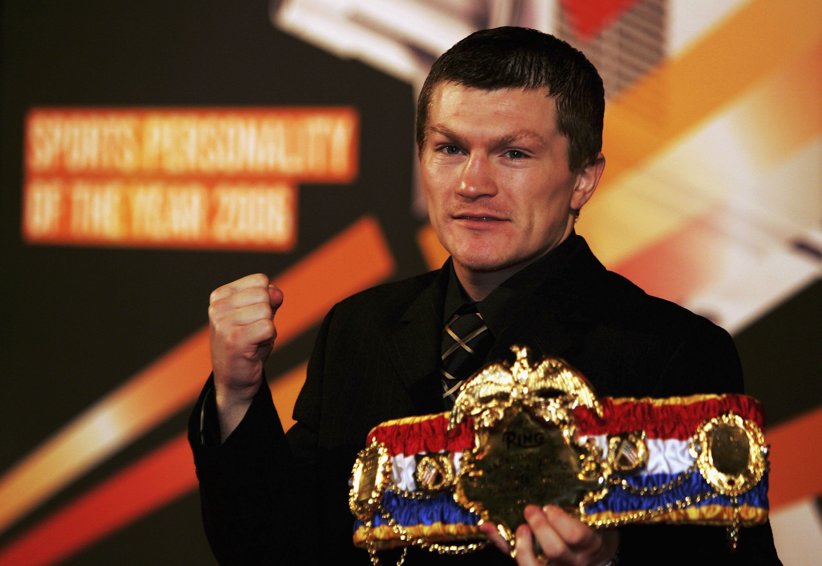 Ricky Hatton was found dead at his home on Sunday, leading to an outpouring of tributes from the boxing world