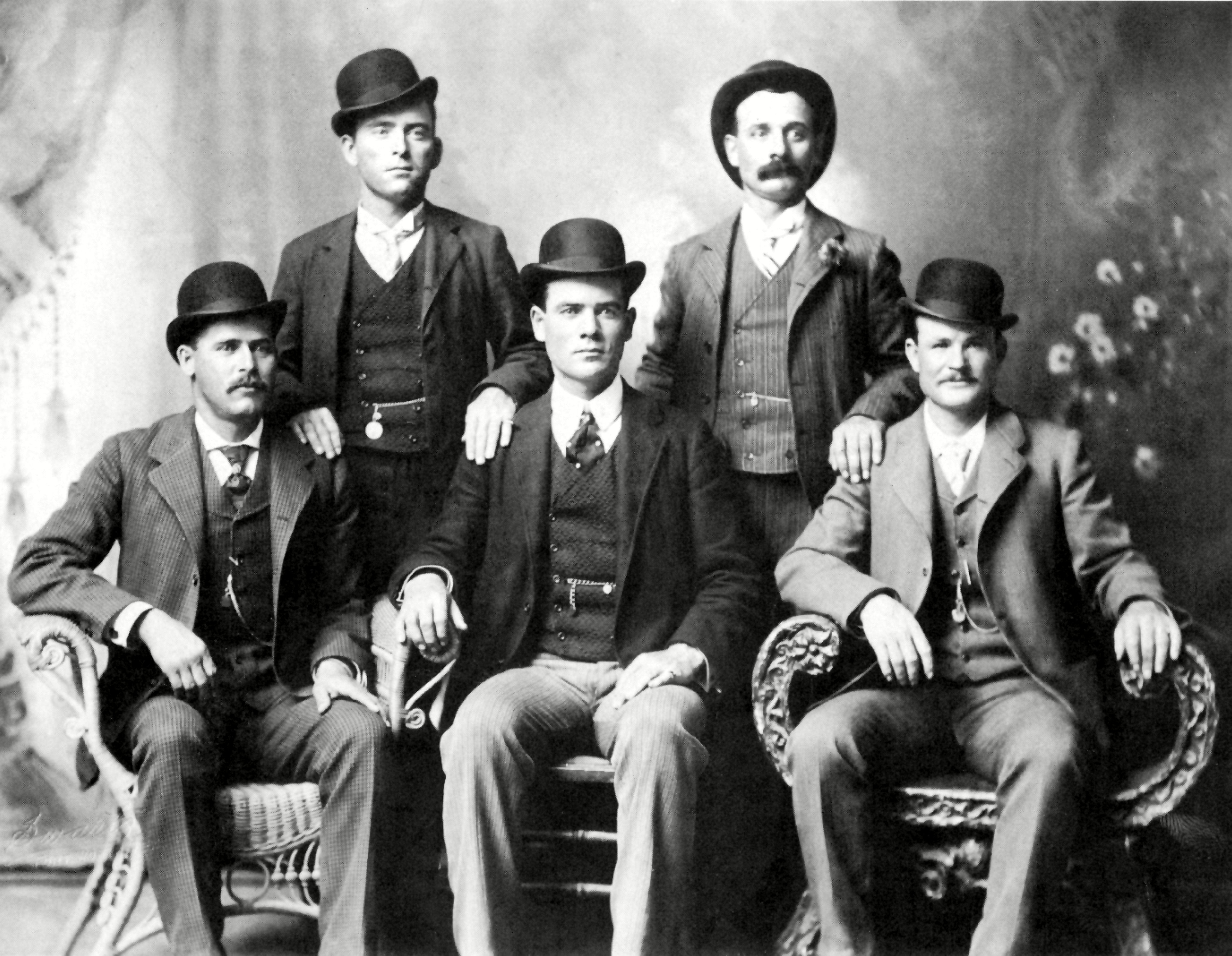 Butch Cassidy (real name Robert LeRoy Parker) is seated far right while the Sundance Kid (Harry Longabaugh) is seated far left, in 1901