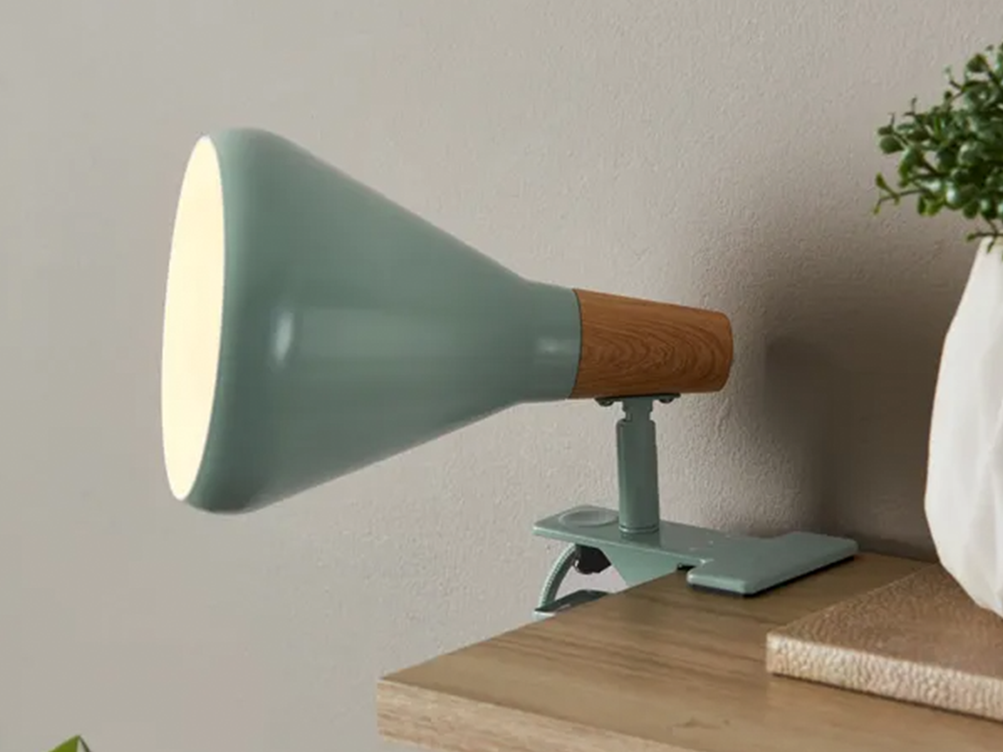 Best reading light IndyBest review Wolston adjustable clip-on task table lamp