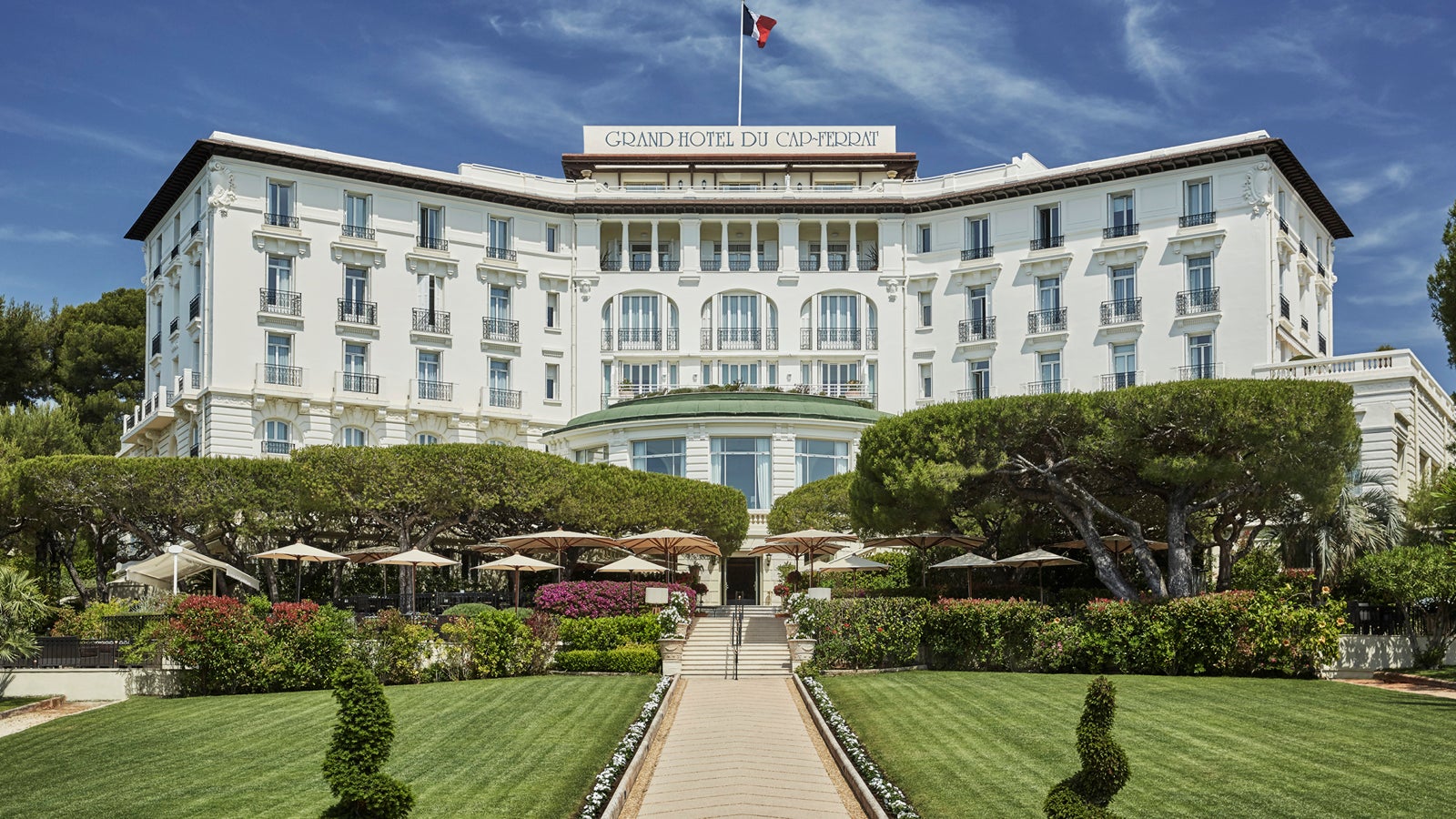 The Four Seasons Grand Hôtel Cap-Ferrat on the Côtes d’Azur ticks every box for an ultra-aesthetic murder mystery location