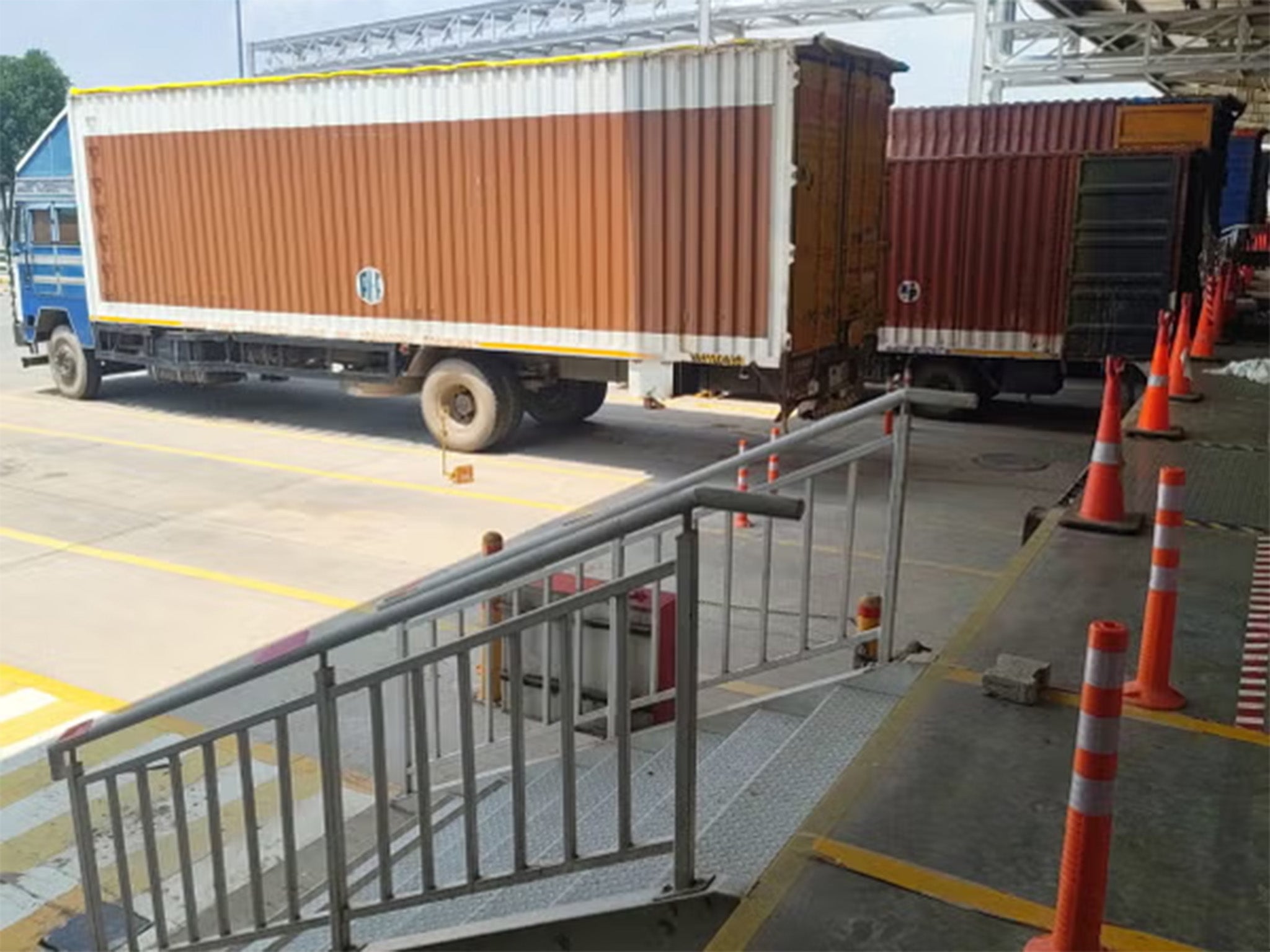 One Amazon India warehouse employee said unloading trucks during summer often becomes ‘unbearable’