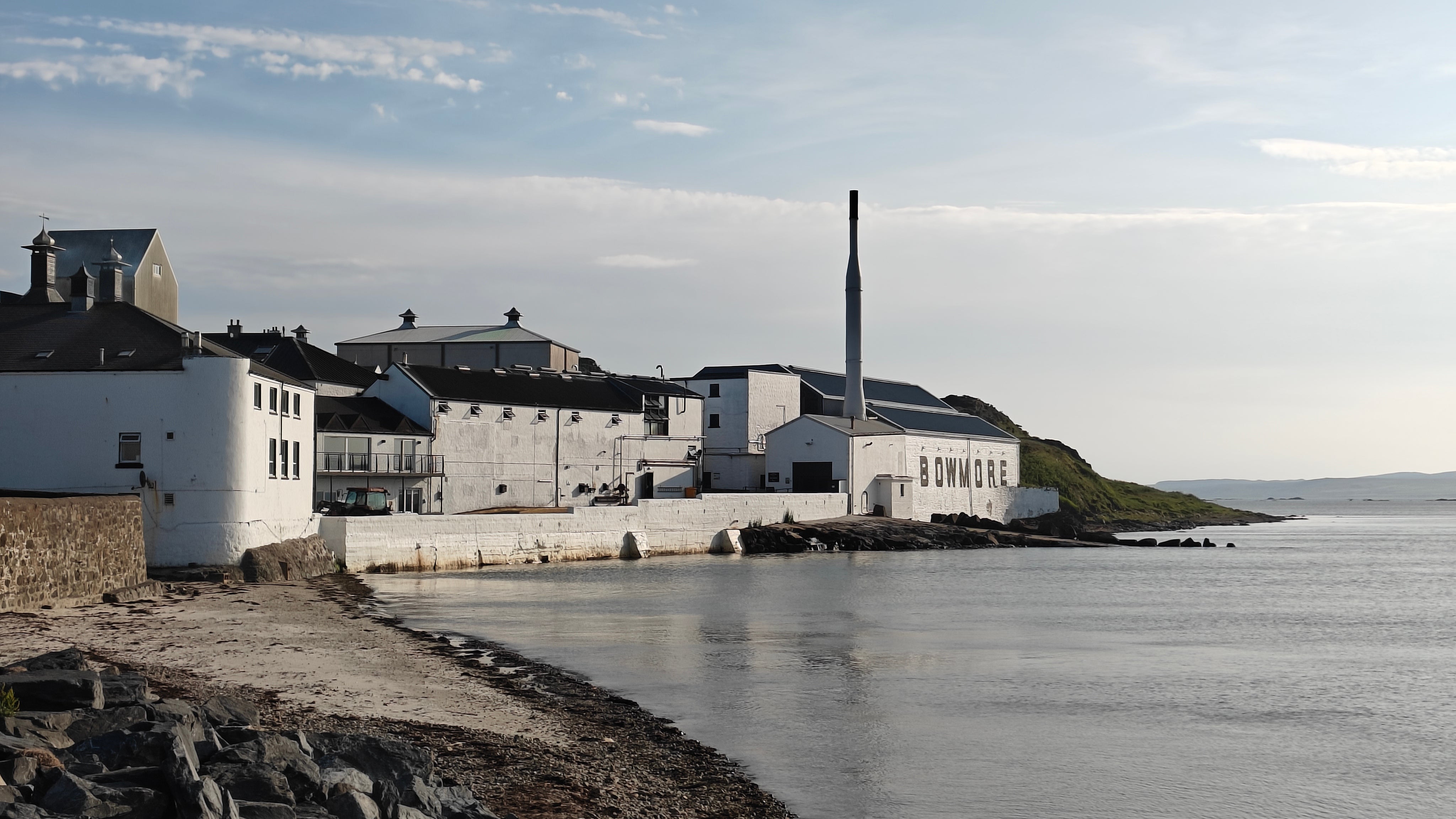 Homely cottages sit on the picturesque bay of Loch Indaal