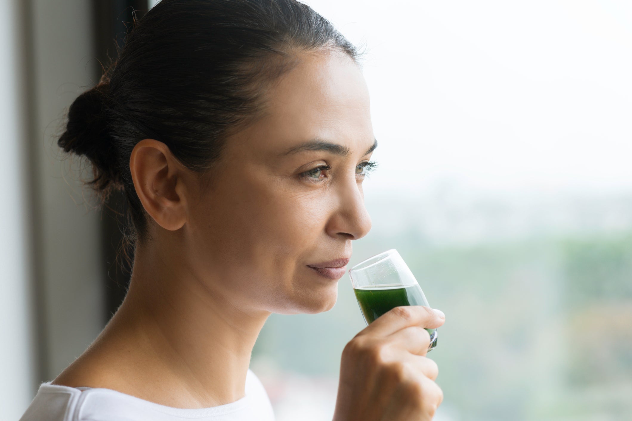 Konzumace pšeničné trávy v šťávě nebo smoothies může lidem poskytnout zásadní vitamíny a minerály, které bojují s rakovinou a zastaví zánět