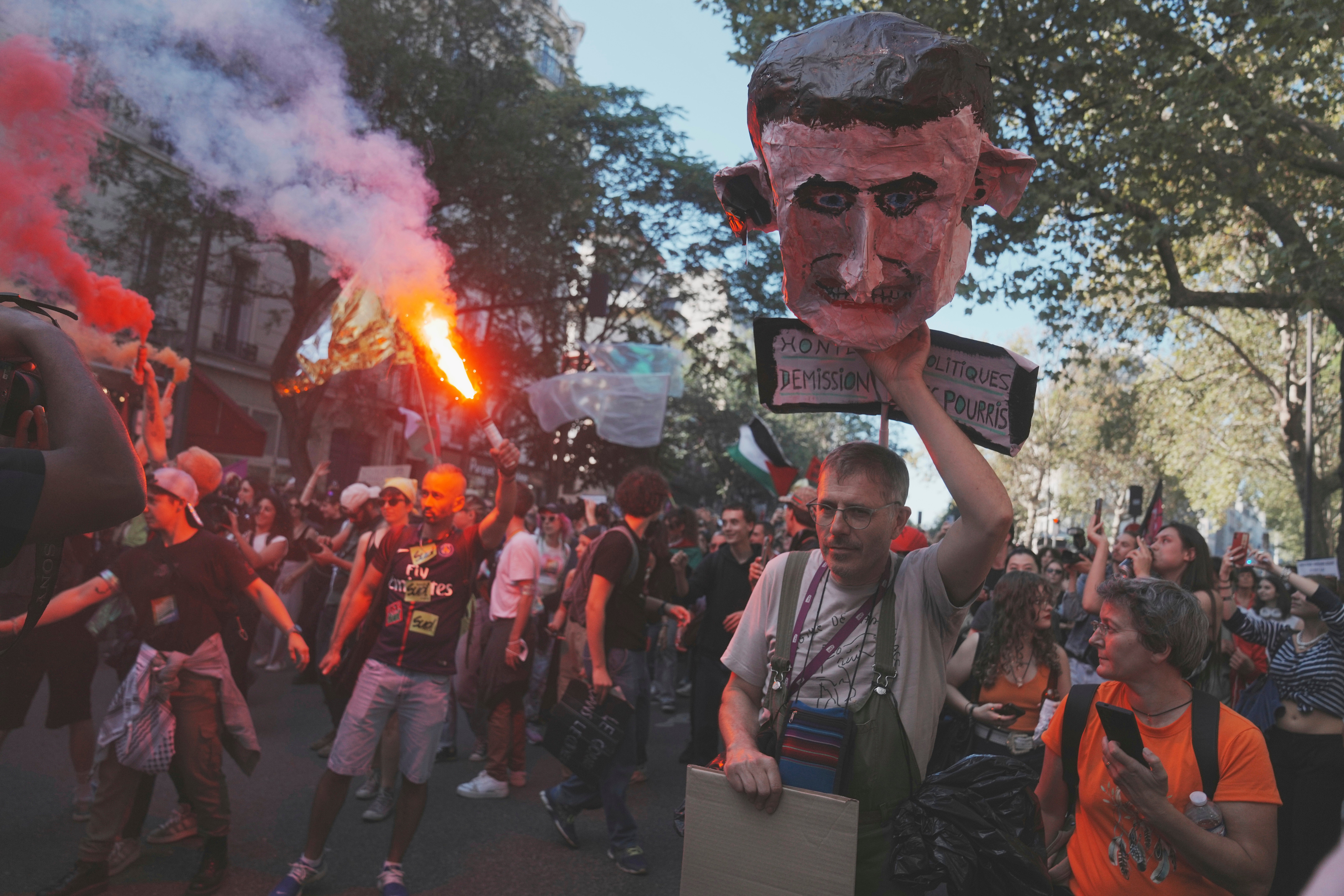 French protests erupt in Paris against budget cuts on 18 September