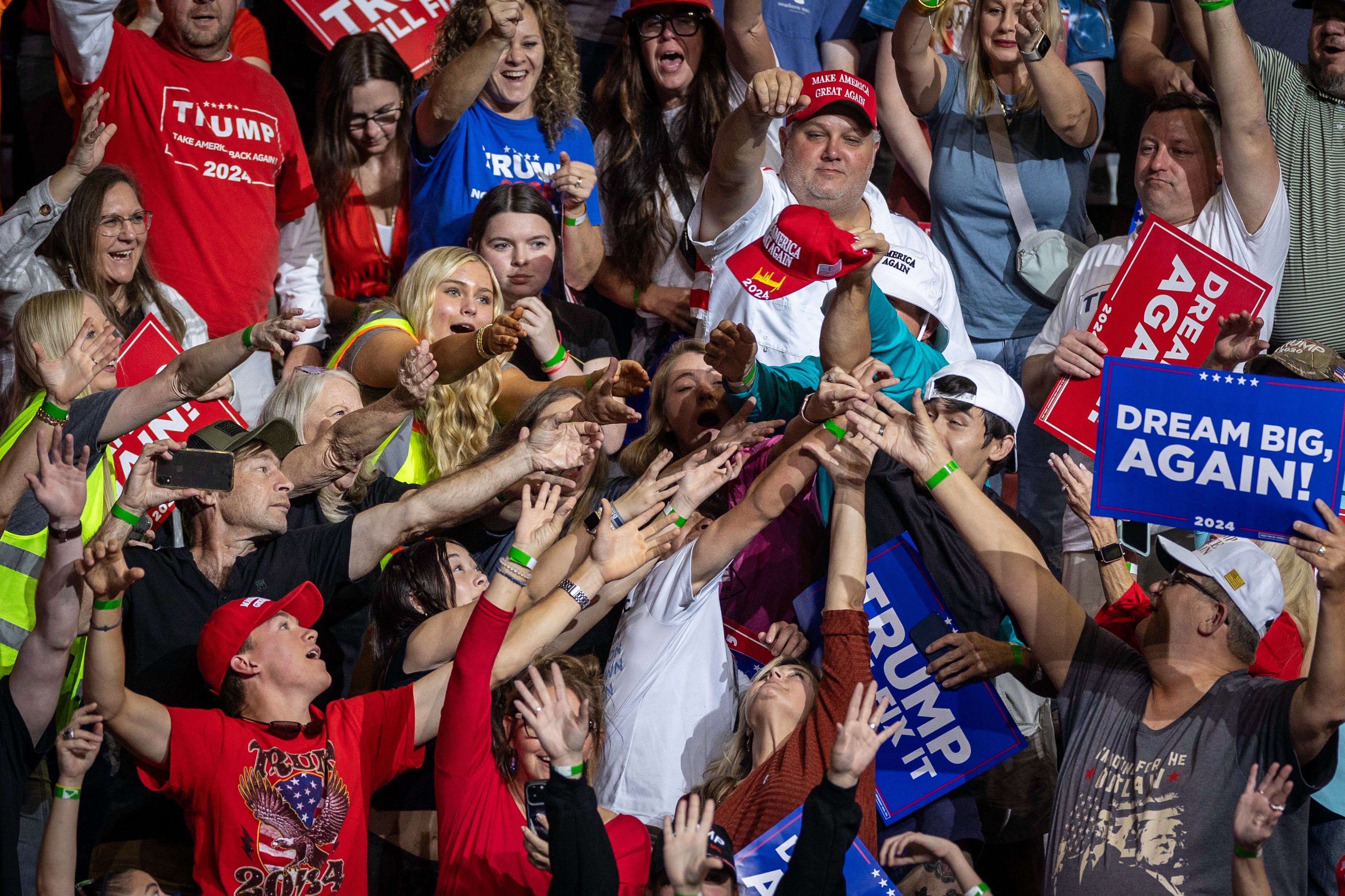 Young people favor Democrats for the 2026 midterms, according to recent polling