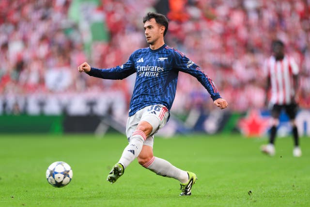 <p>Zubimendi of Arsenal controls the ball against Athletic Bilbao</p>