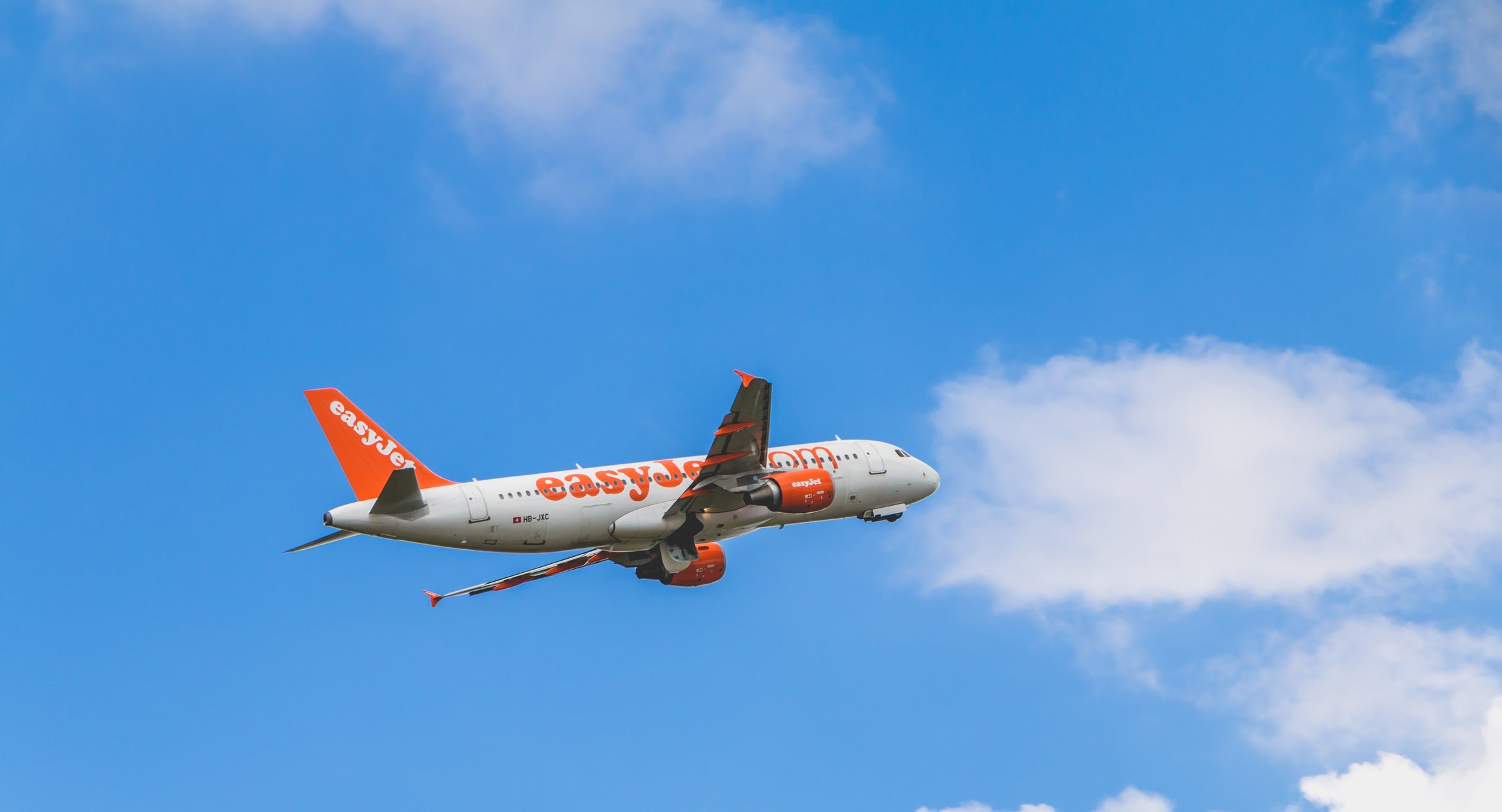 Flight EJU6775 from Nantes Atlantique Airport to Lanzarote requested an expedited landing