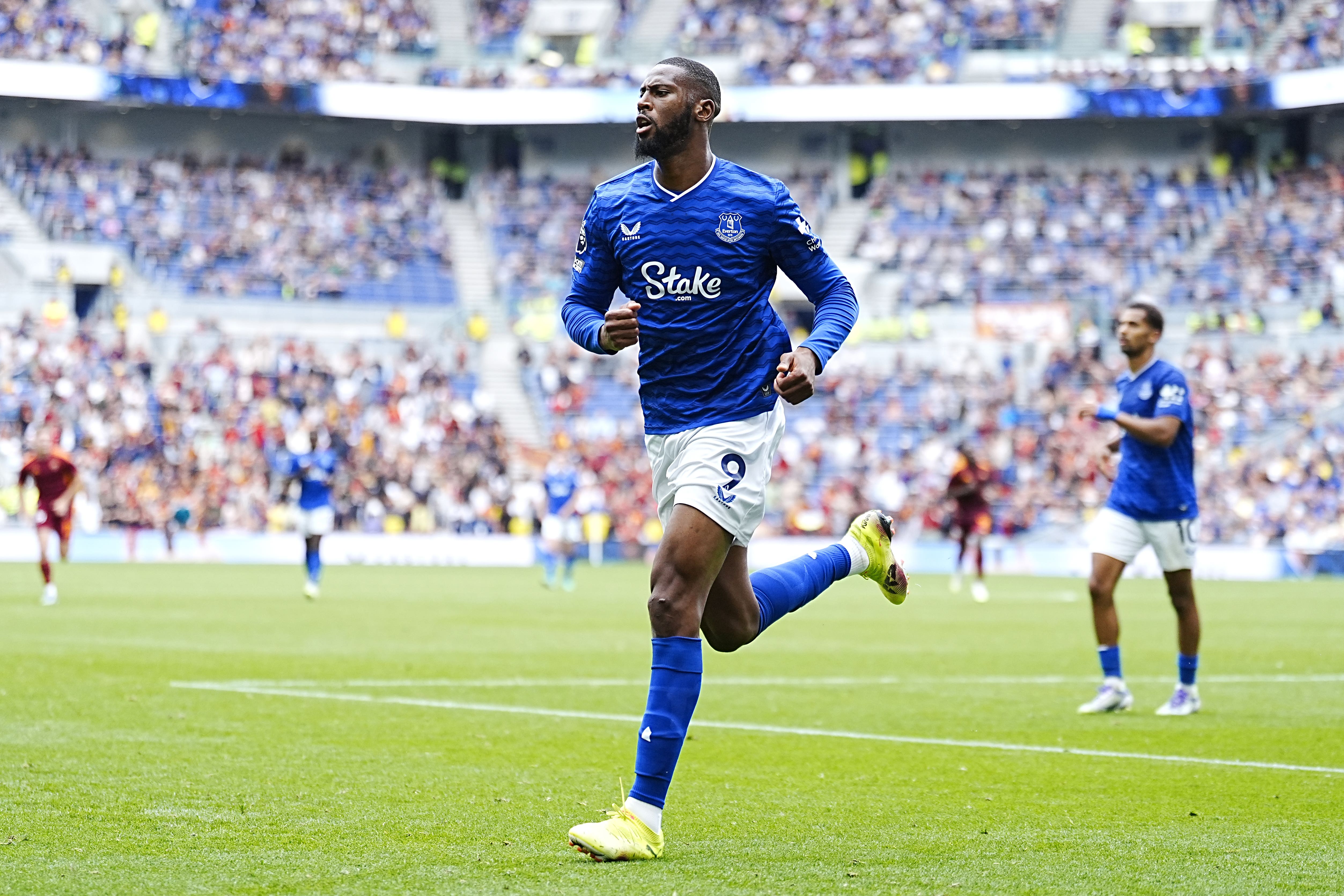 Everton striker Beto expecting different Anfield welcome from his last visit