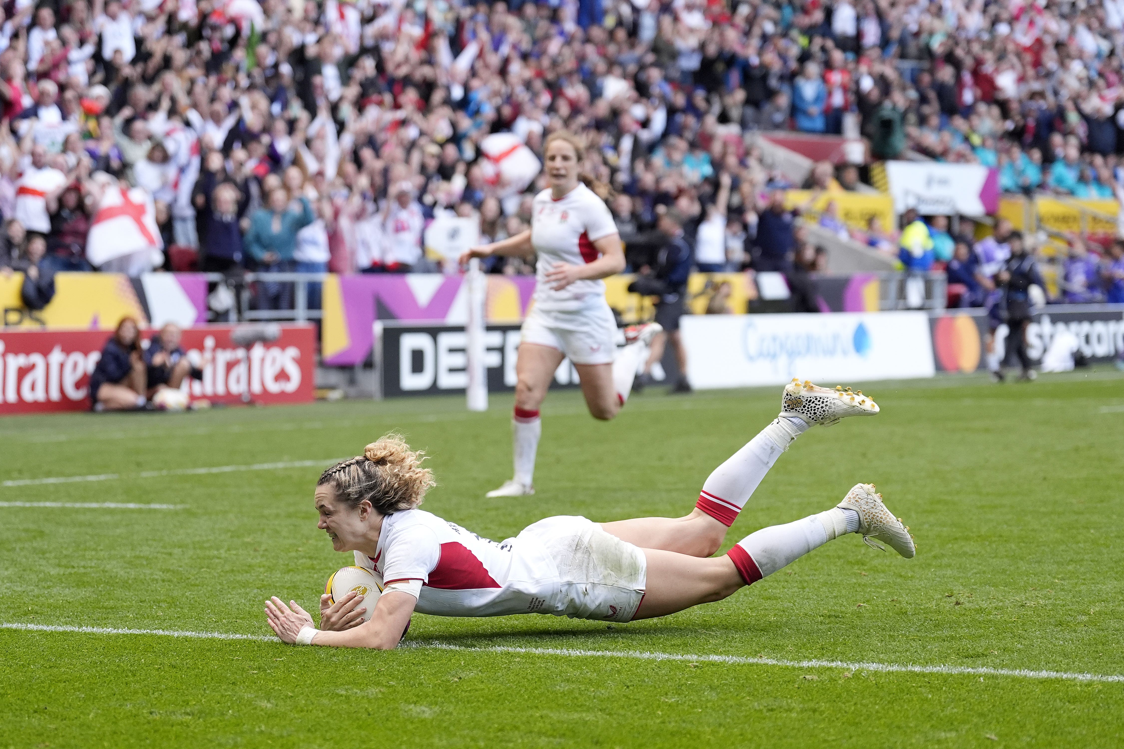 Ellie Kildunne crossed the line twice in England’s win