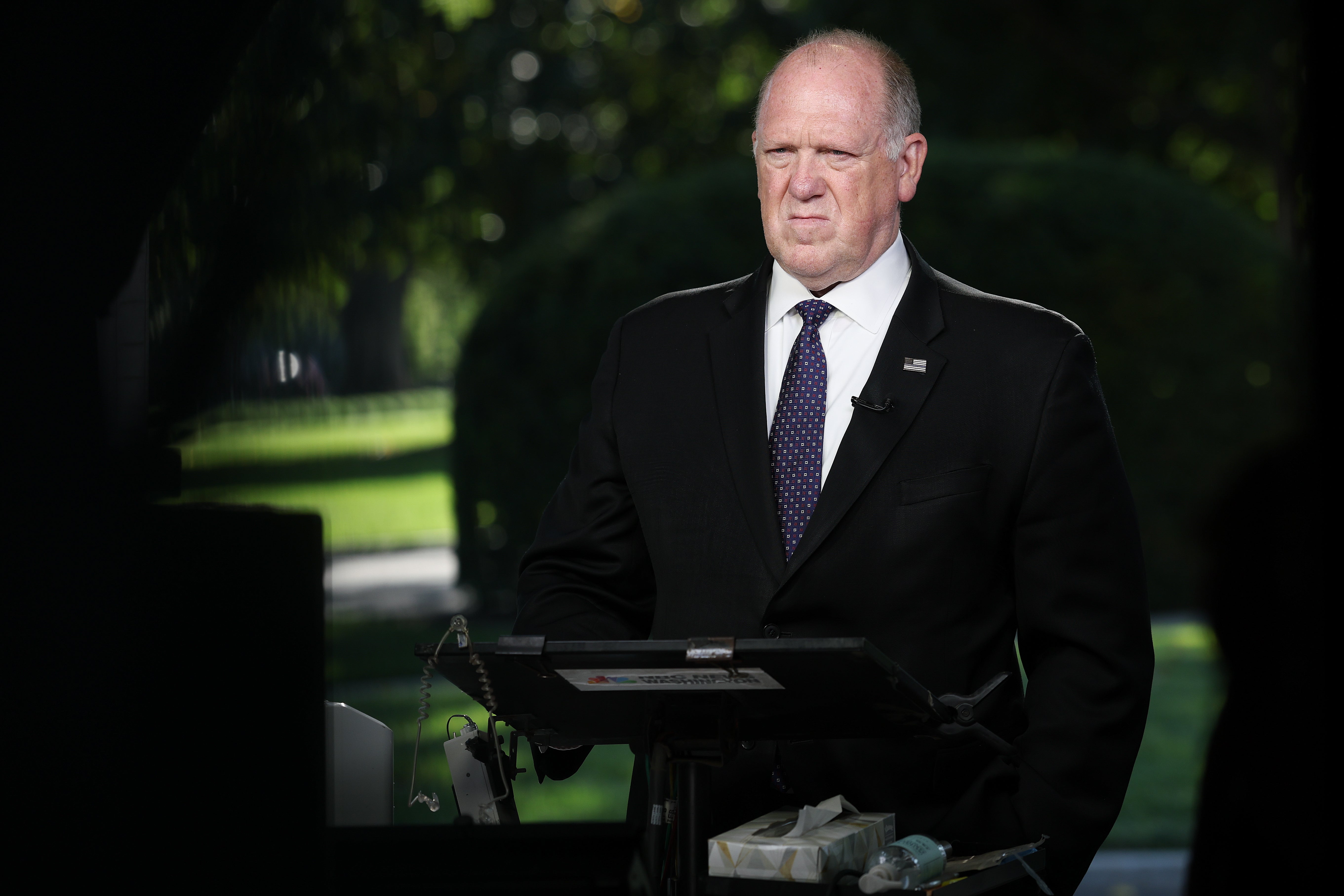 The White House shut down an investigation into border czar Tom Homan after he allegedly accepted a $50,000 bribe from undercover federal agents, a new report claims