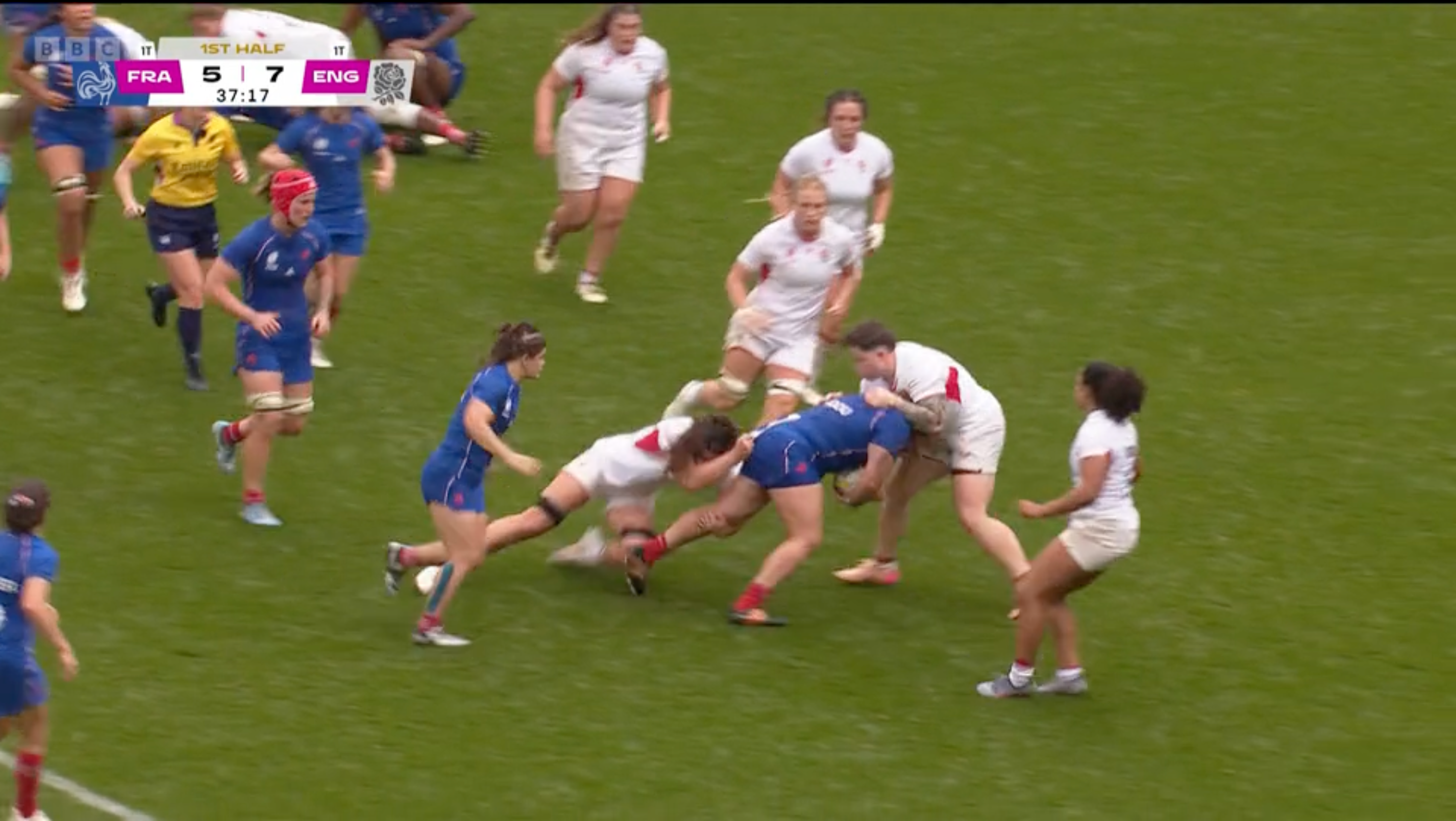 Hannah Botterman held her feet really well in a tackle...