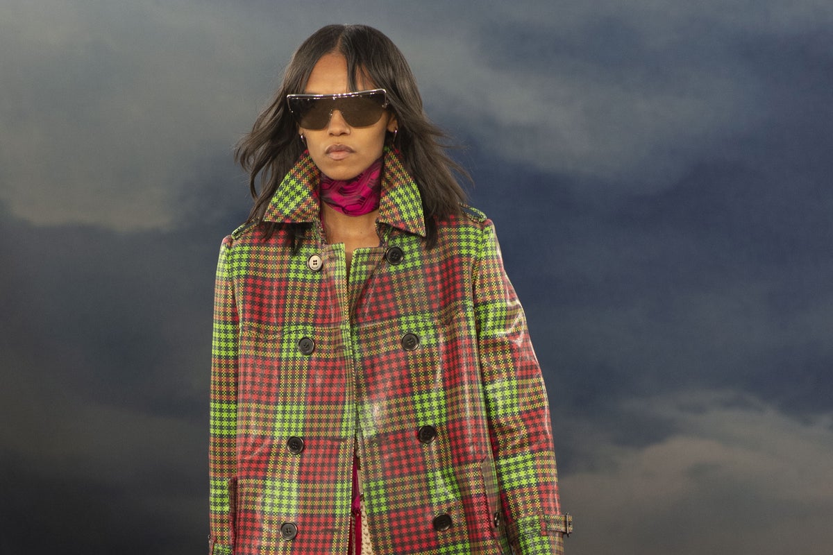 Punk is back: how Tartan and Plaid shook the catwalk of the London Fashion Week Punk is back: how Tartan and Plaid shook the catwalk of the London Fashion Week