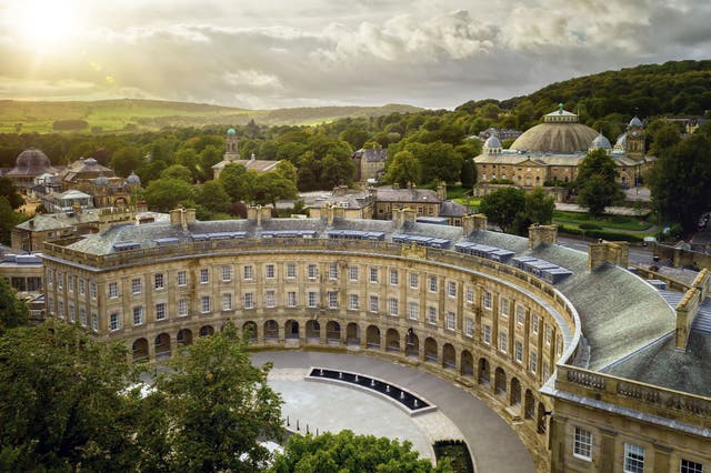 <p>Buxton Crescent mimics its Georgian lookalike in Bath</p>