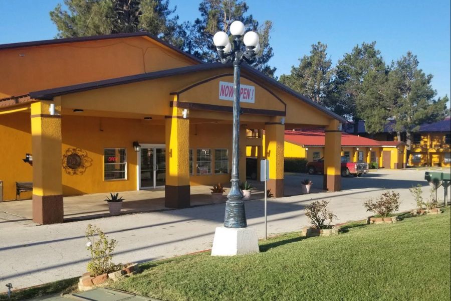 The Sweetwater Inn motel, where a delivery driver allegedly foiled a kidnapping plot