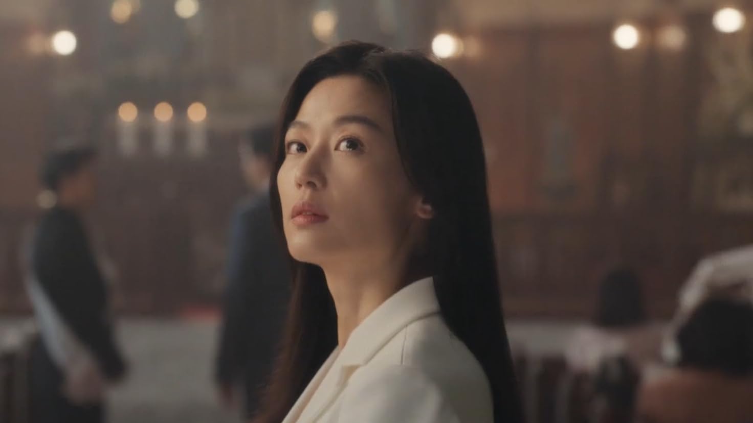 Jun Ji Hyun’s latest drama Tempest , a political thriller from Disney+, was released on 10 September in South Korea