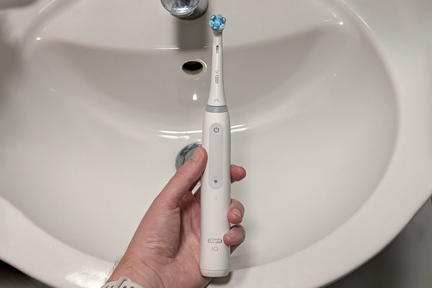 Oral-B iO4