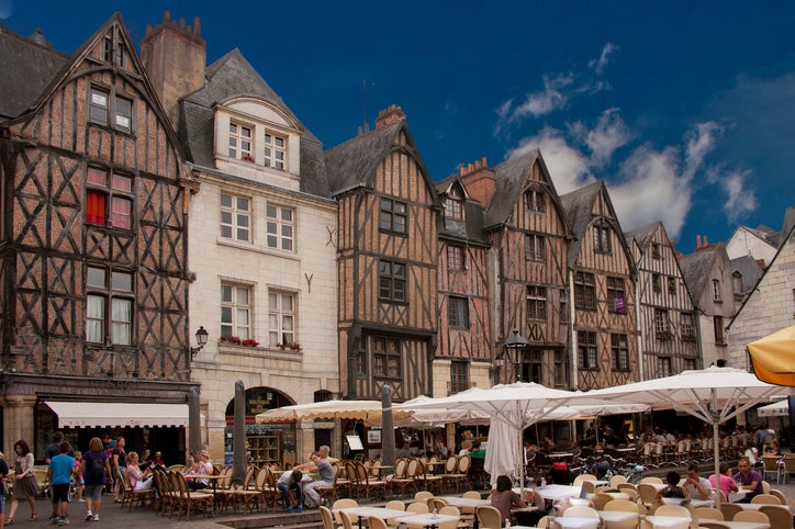Place Plumereau, the jewel in the crown of Tours' old quarter