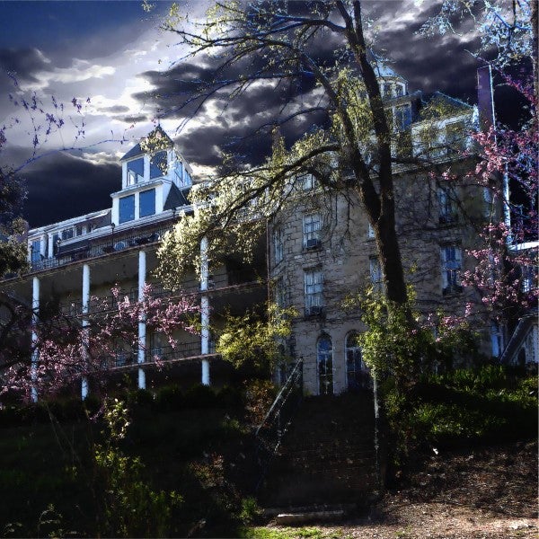 <p>The 1886 Crescent Hotel & Spa is haunted by a ghost who tidies guests' belongings</p>