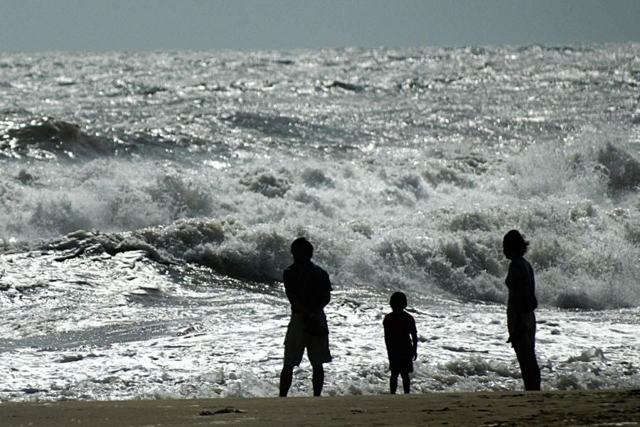 A man died from a flesh-eating bacteria after entering calf-deep water at Virginia Beach with a small cut on his leg, which allowed the infection to enter his body