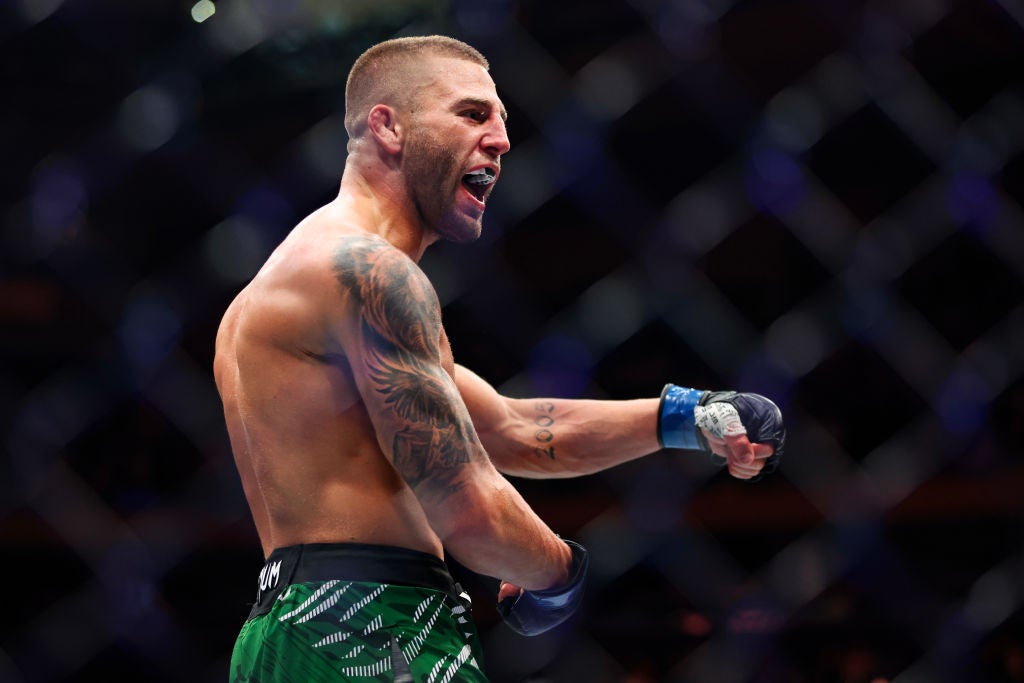 Oban Elliott has pulled out of his fight this weekend with illness