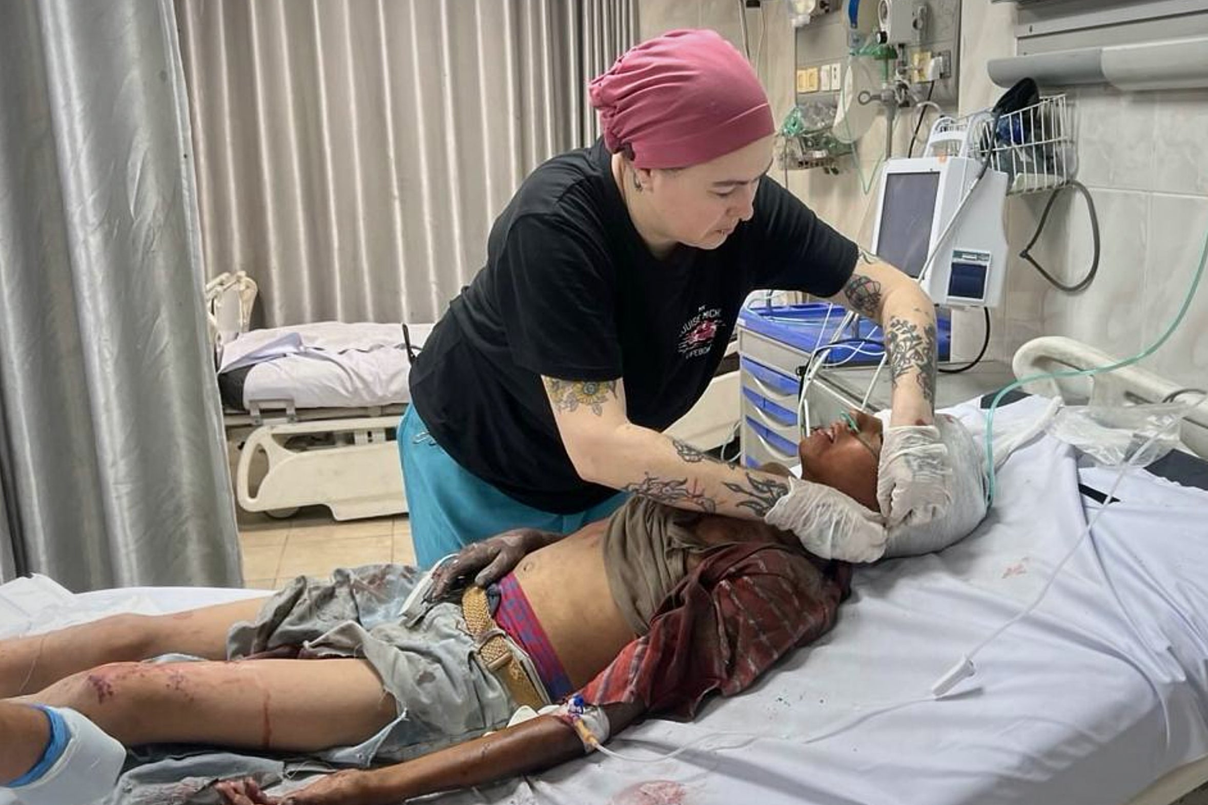 Mideast Wars Gaza Hospital Under Fire