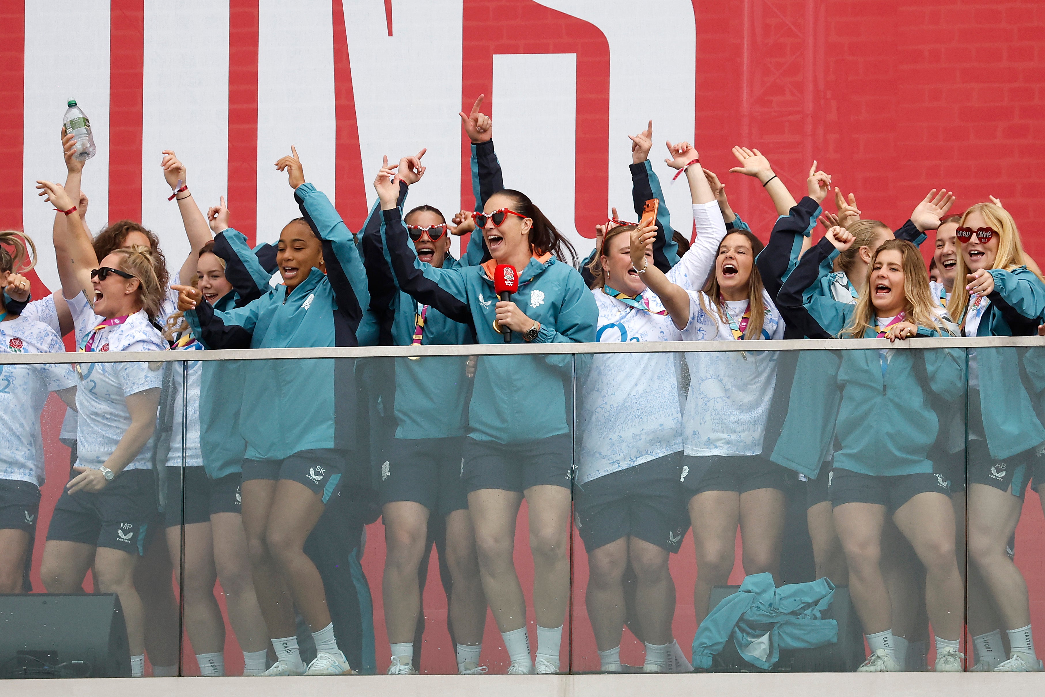 Emily Scarratt led a rendition of Neil Diamond's "Sweet Caroline"