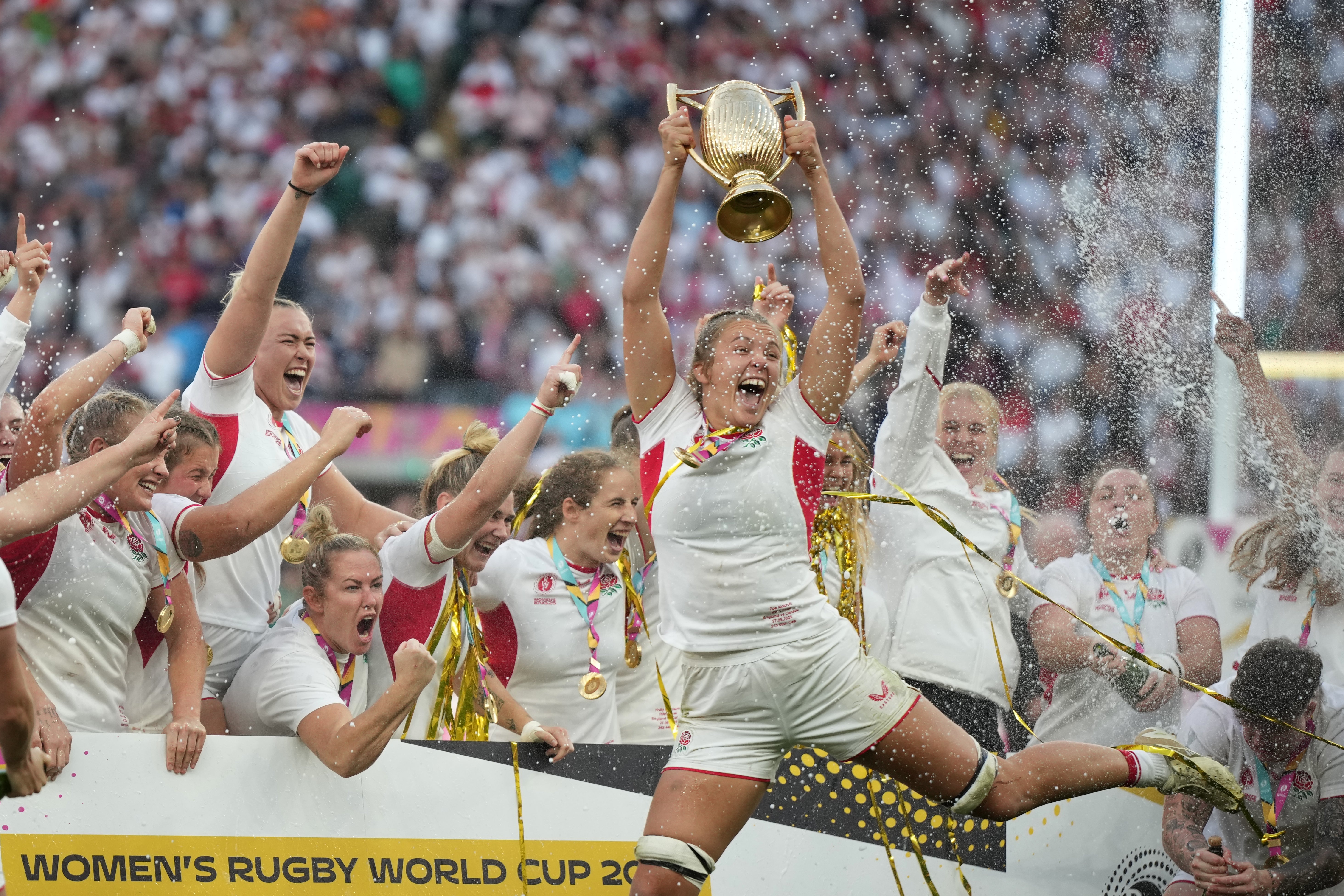 Zoe Aldcroft followed Karen Almond, Martin Johnson and Katy Daley-Mclean as World Cup-winning England captains