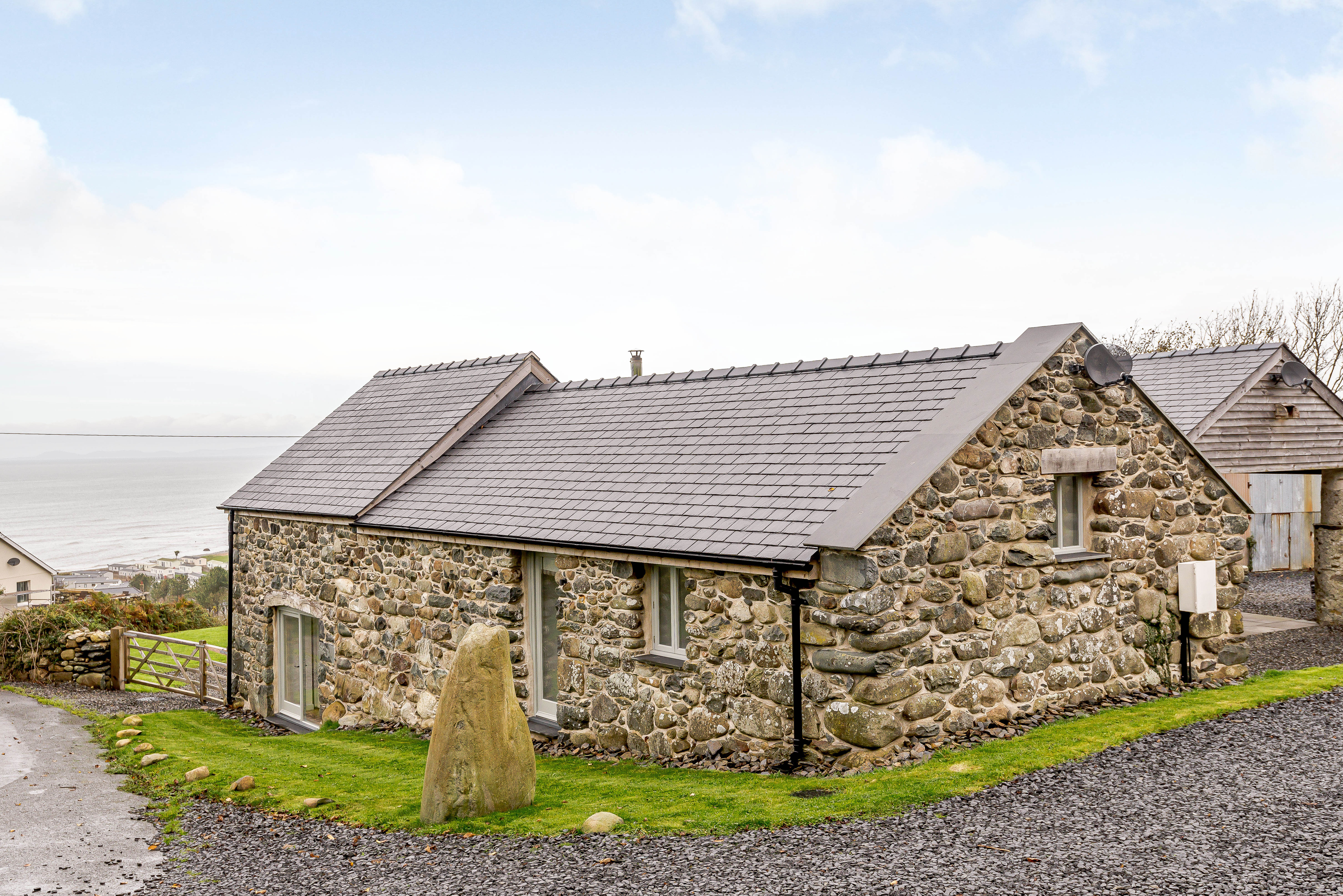 Hiking around Snowdonia National Park? Look no further than Carreg to rest your head