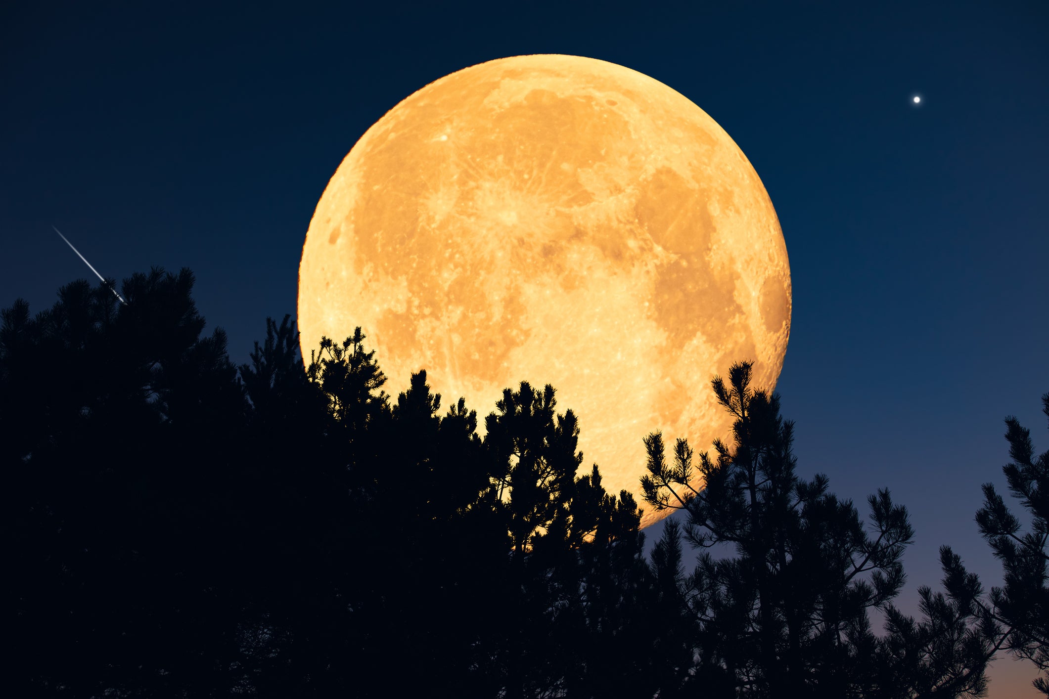 <p>The 2025 Harvest Moon, which is also a supermoon, will take place on 6 October</p>