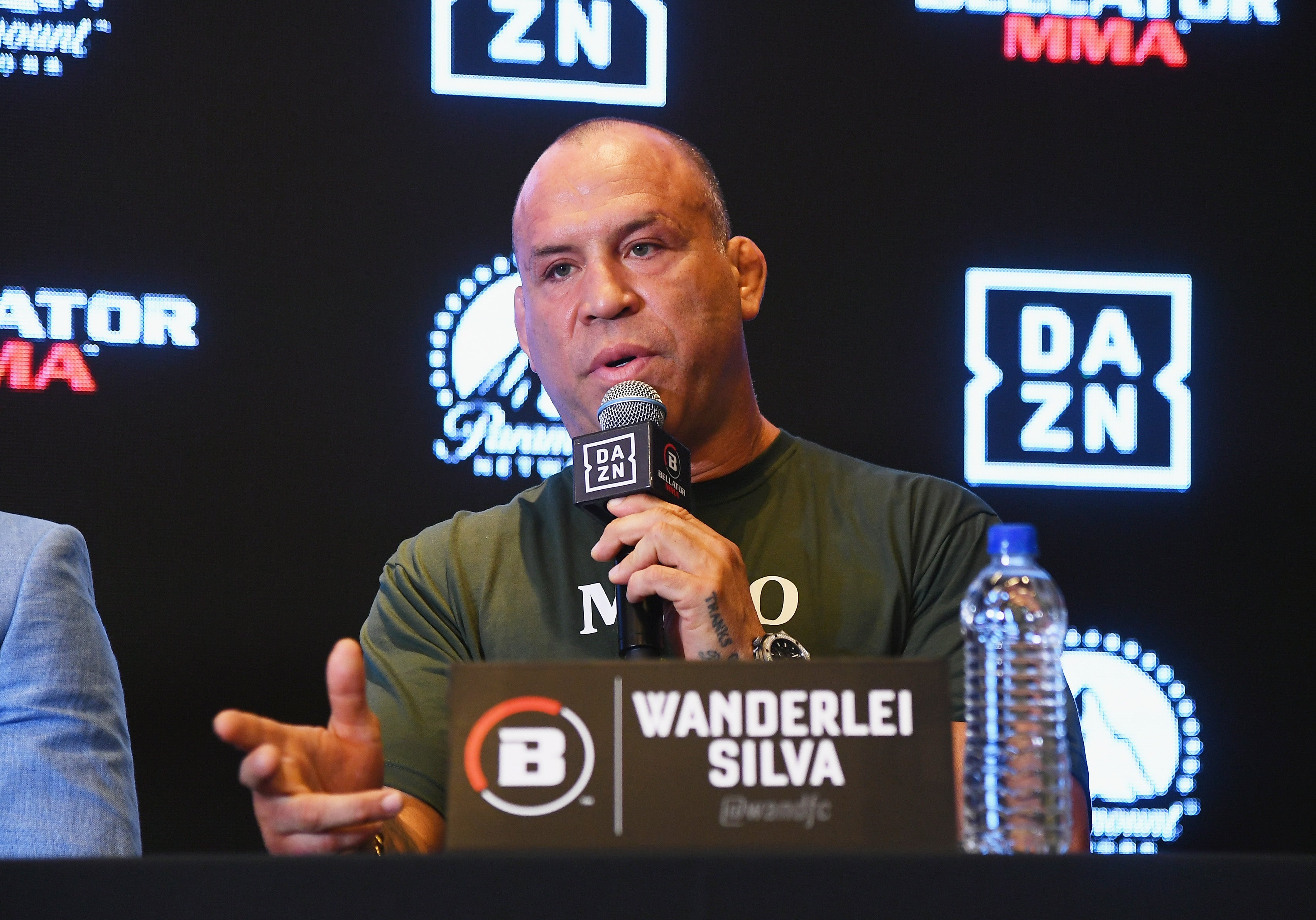 UFC Hall of Famer Wanderlei Silva brutally knocked out in post-fight brawl