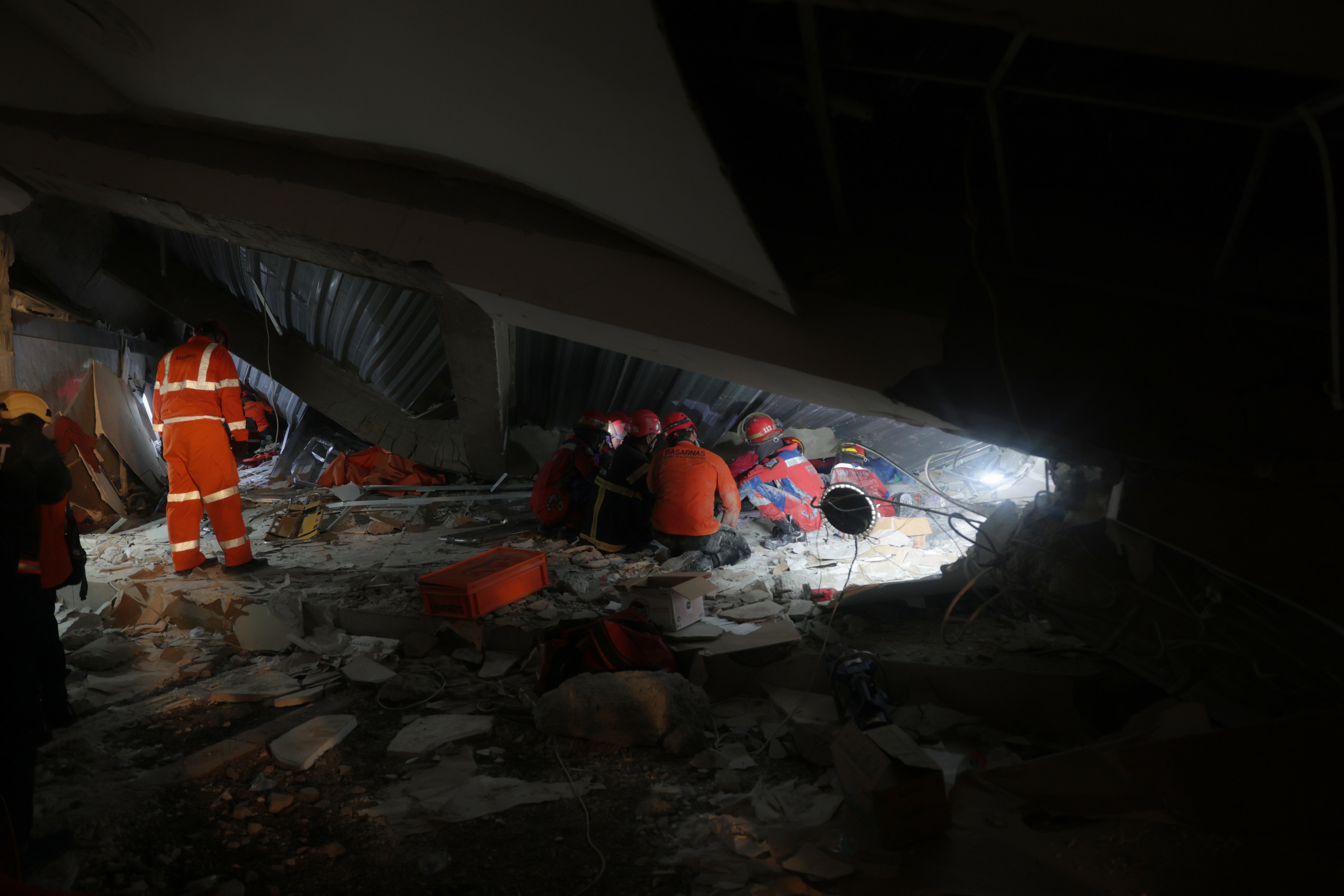 Indonesia Building Collapsed