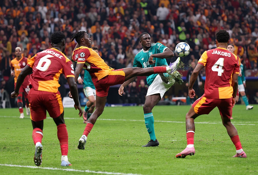 Pozdní trest byl převrácen rozhodčím video asistentem, aby popřel Liverpoolu šanci na losování