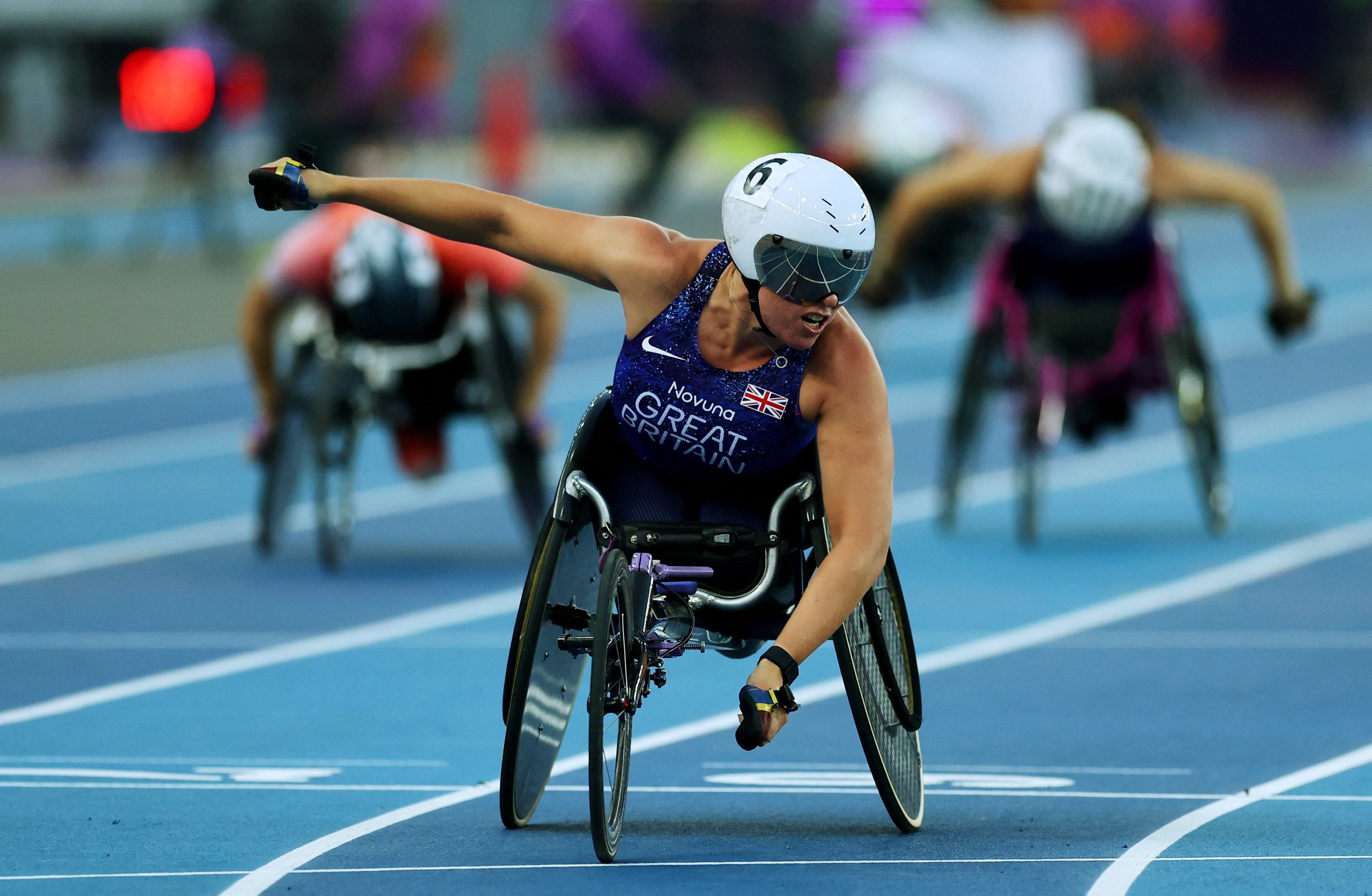 Hannah Cockroft clinched an 18th world title and eighth ina row over 100m