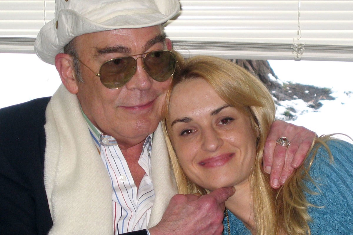 Death of author Hunter S Thompson to be reviewed by Colorado authorities 20 years later