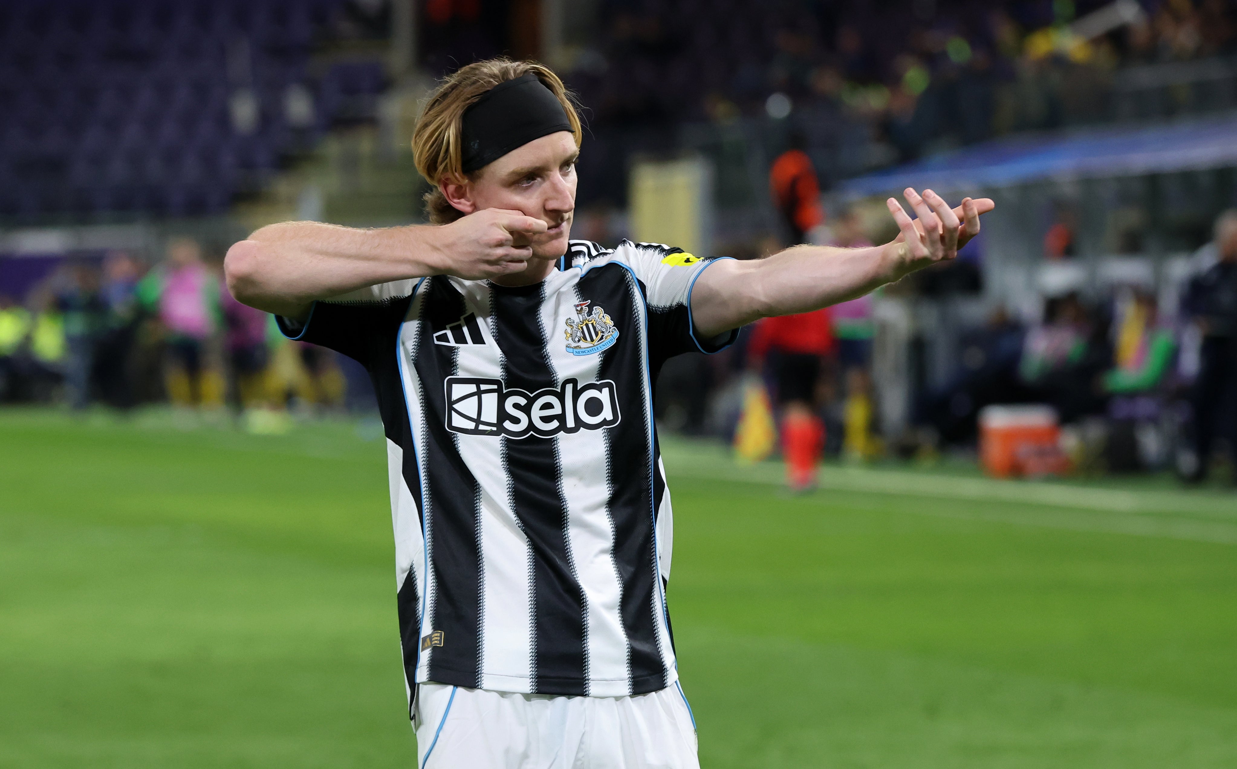 Anthony Gordon scored two penalties